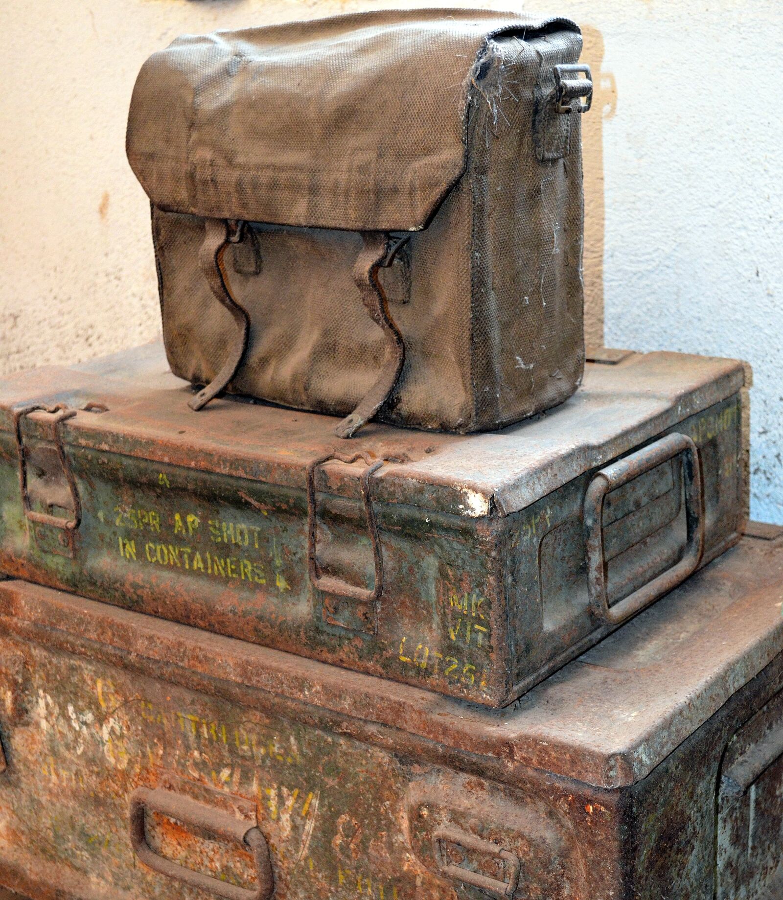 Nikon D5100 sample photo. Bag, luggage, box photography
