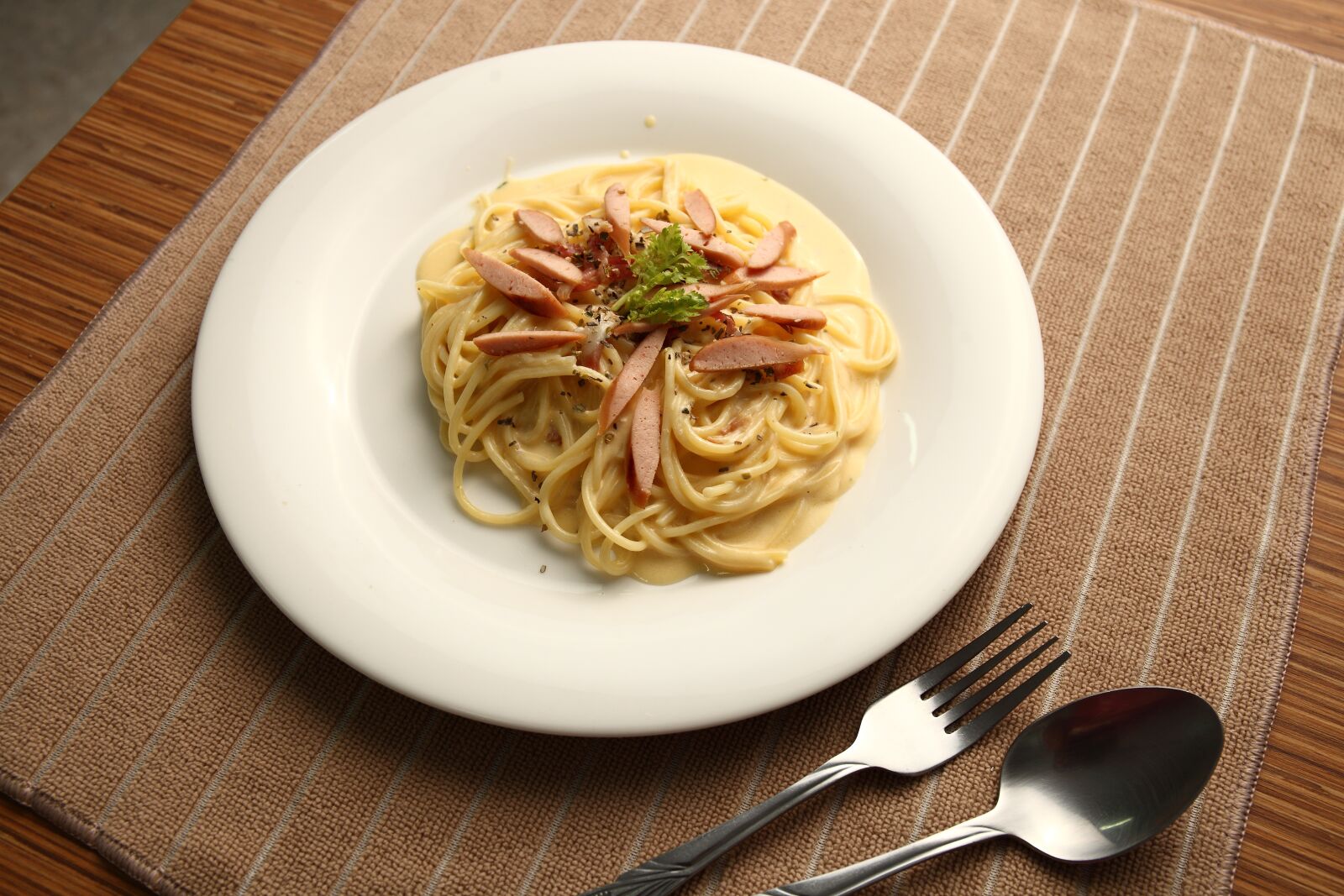 Canon EOS 5D Mark II sample photo. Spaghetti, food, eat play photography