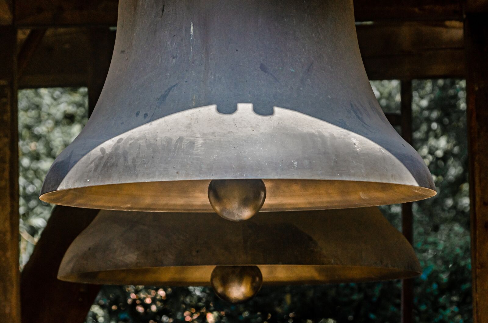 Nikon D7000 sample photo. Bell, bronze, metal photography