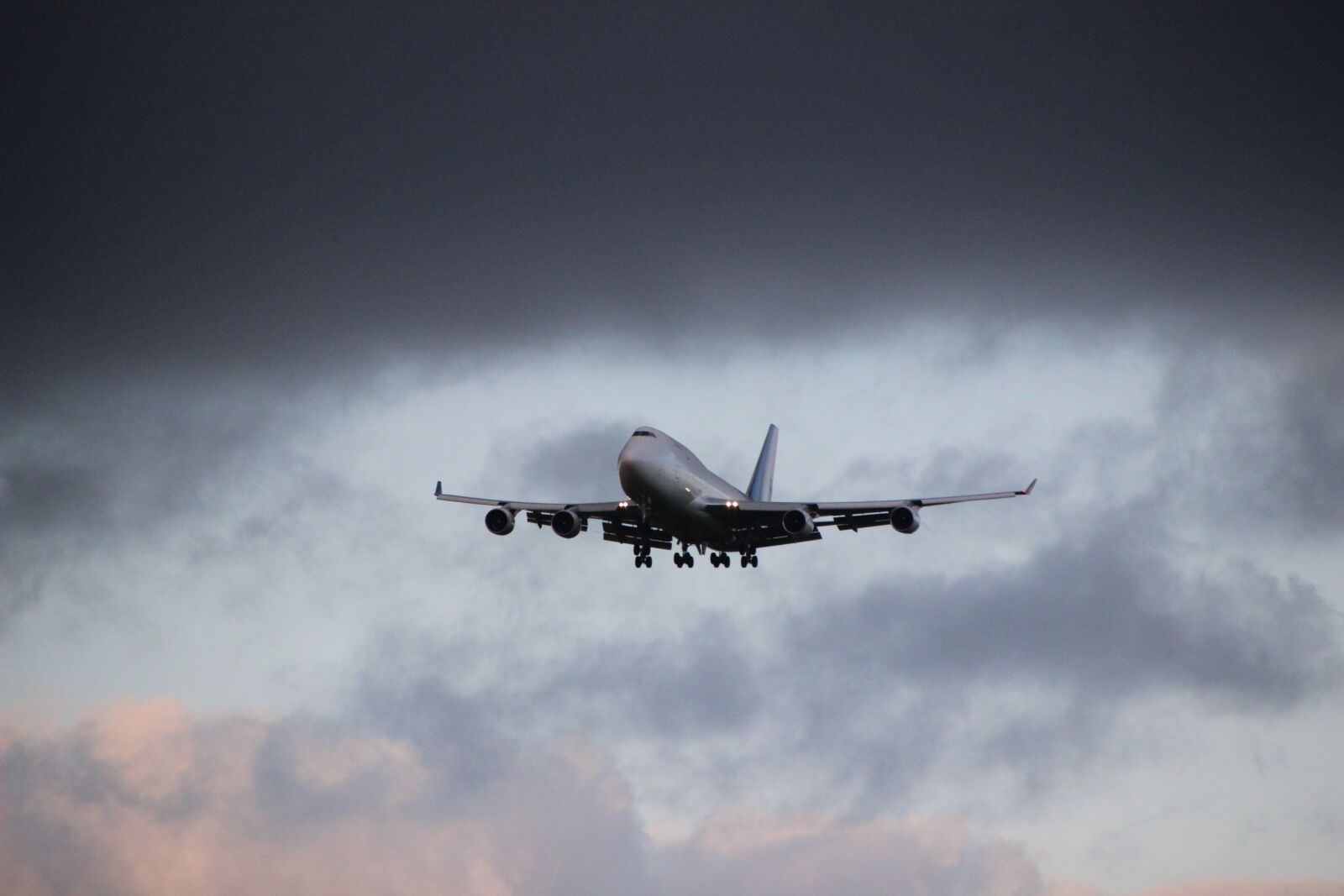 Canon EOS 600D (Rebel EOS T3i / EOS Kiss X5) sample photo. Aircraft, jumbo jet, airliner photography