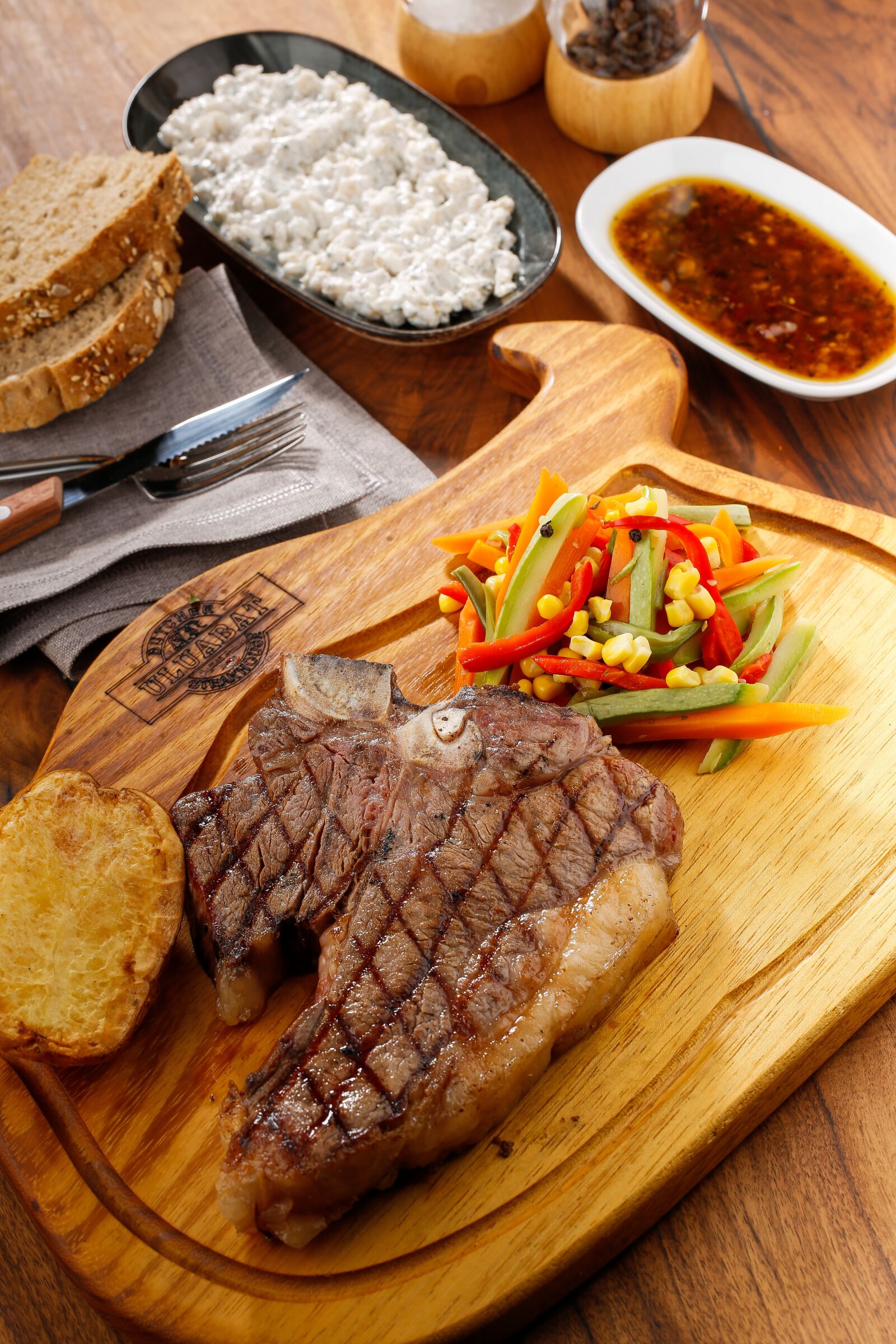 Canon EF 100mm F2.8L Macro IS USM sample photo. Food, steak, meat photography