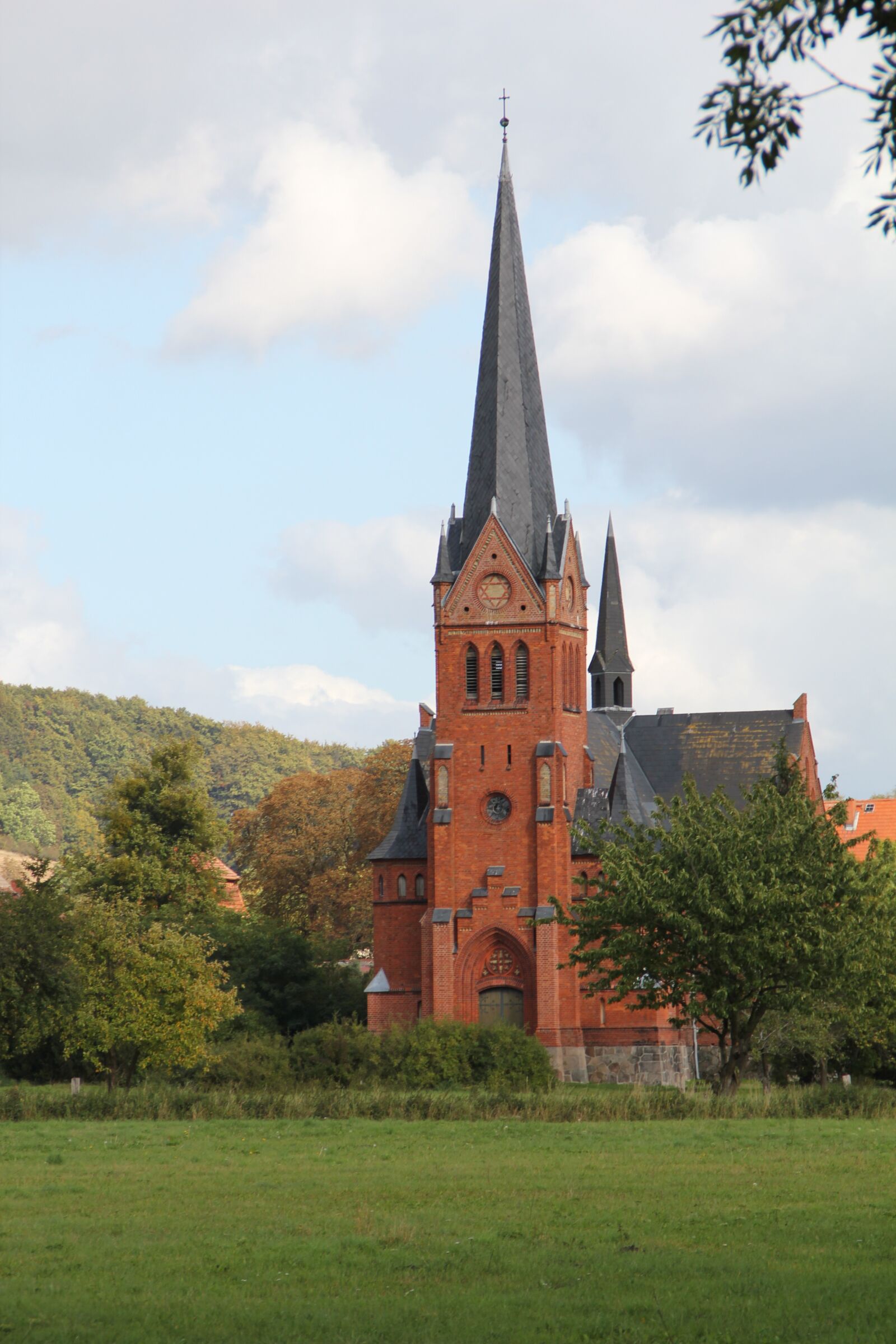 Canon EOS 550D (EOS Rebel T2i / EOS Kiss X4) sample photo. Church, building, germany photography