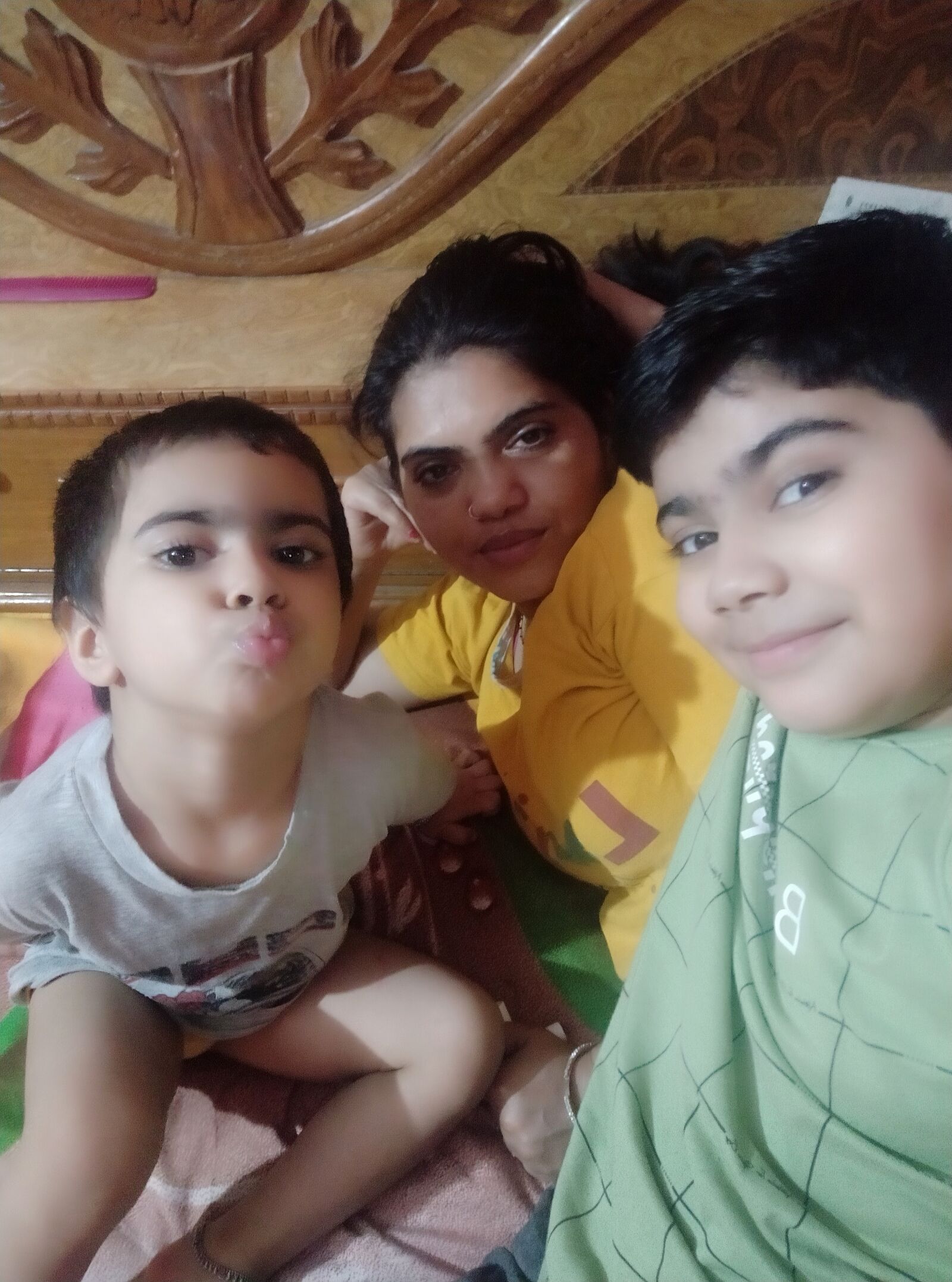 Xiaomi Redmi Note 7 sample photo. Fun with family, baby photography