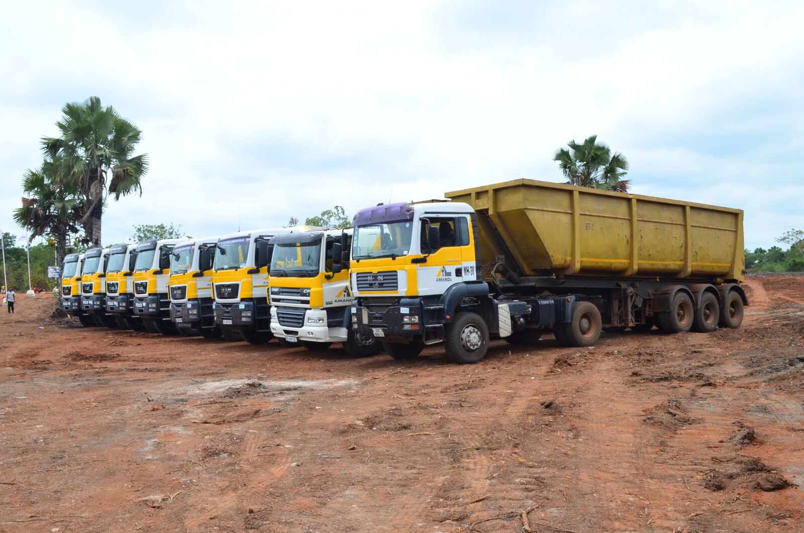 Nikon D5100 sample photo. Trucks, construction, road photography