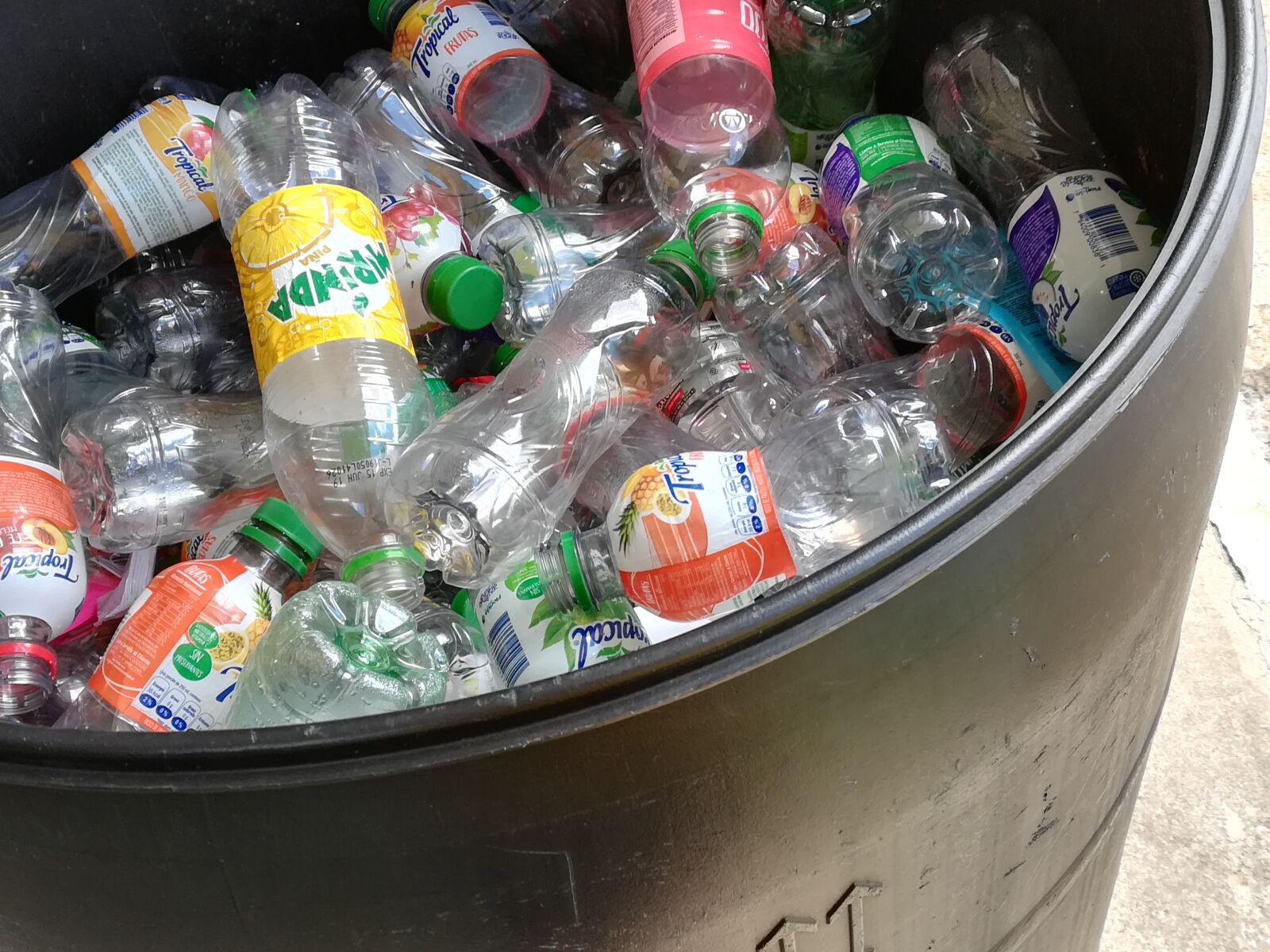 HUAWEI P10 lite sample photo. Recycling, bottles, plastic photography