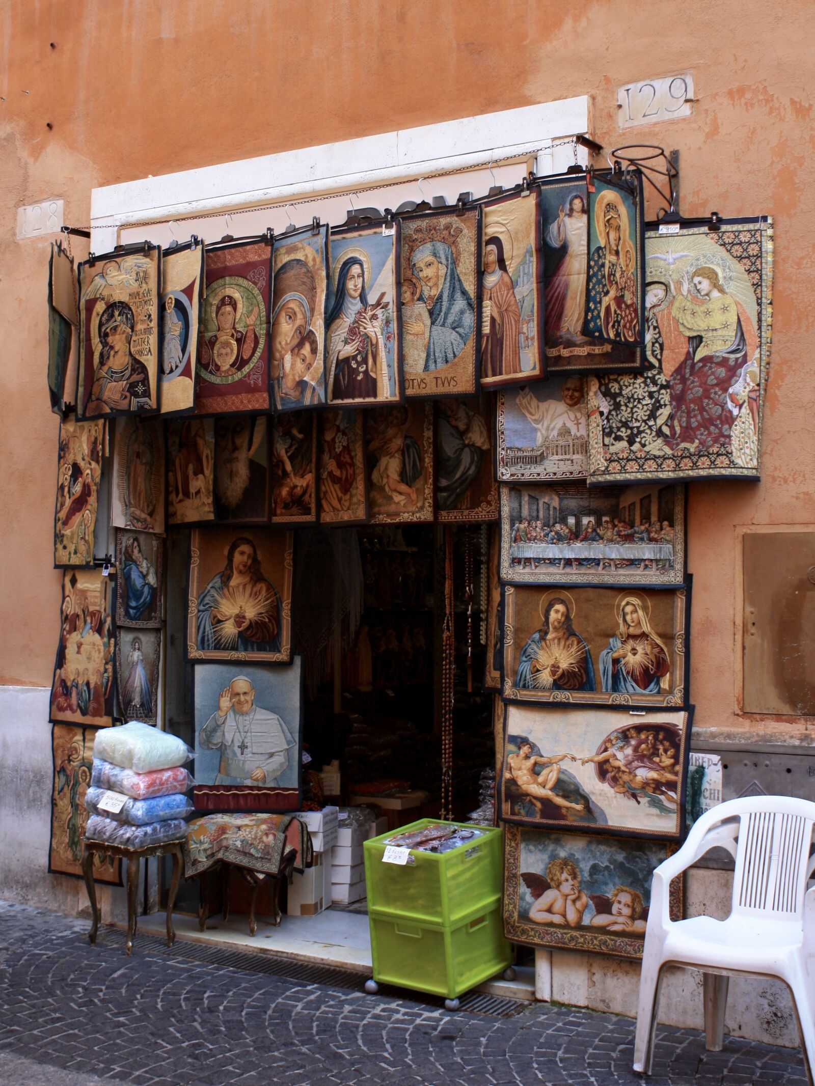 Canon EOS 1000D (EOS Digital Rebel XS / EOS Kiss F) sample photo. Italy, rome, street trading photography