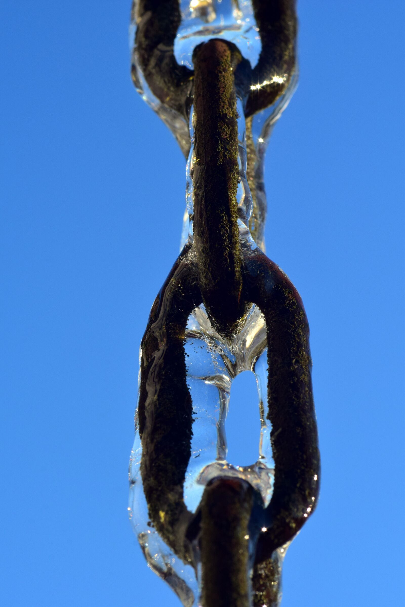 Nikon D3300 sample photo. Chain, chain link, ice photography