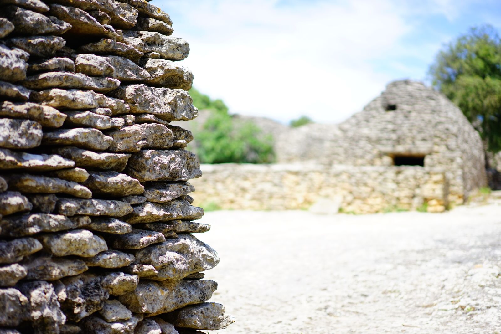 Sony a7 + Sony Sonnar T* FE 55mm F1.8 ZA sample photo. Village des bories, open photography