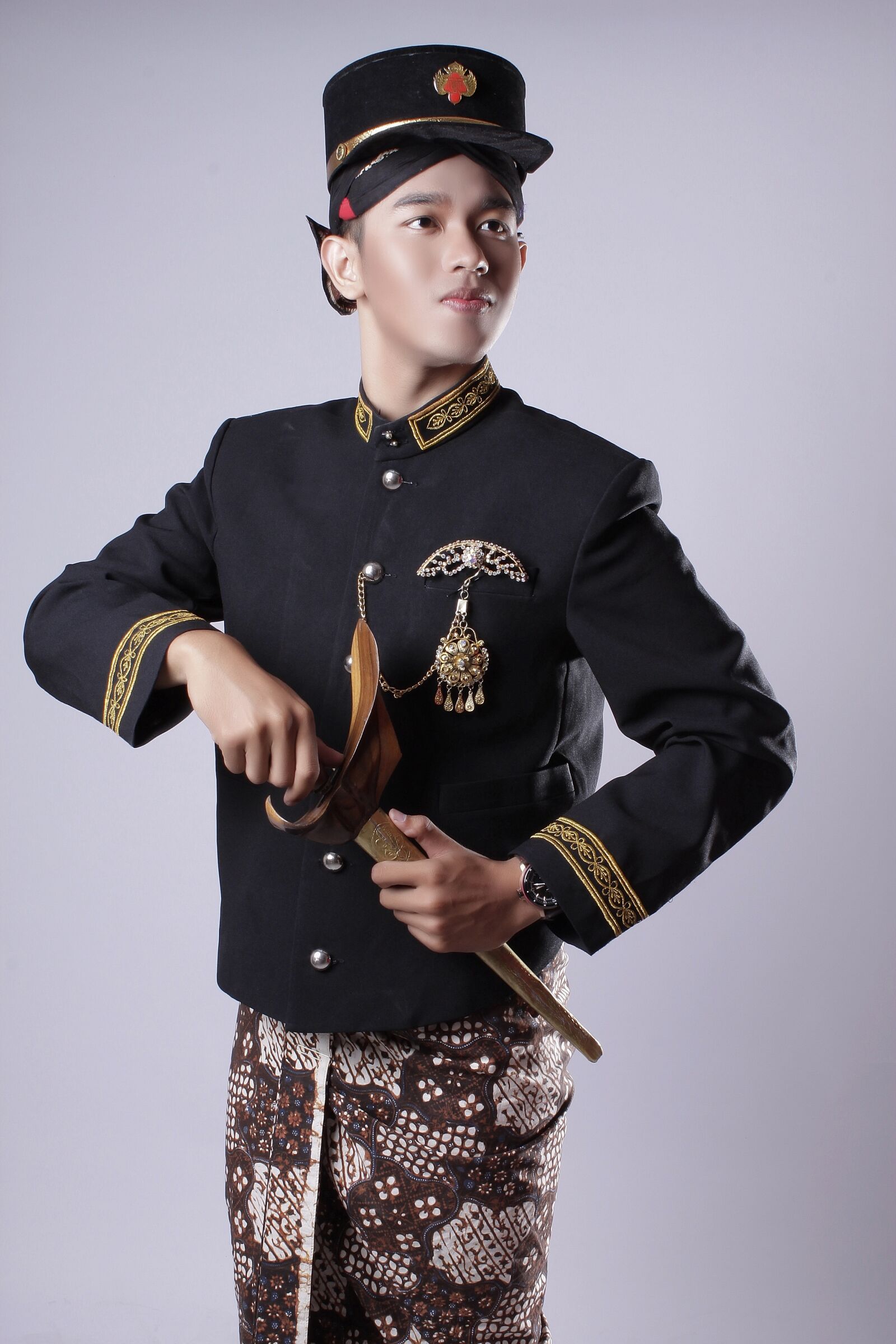 Canon EOS 1100D (EOS Rebel T3 / EOS Kiss X50) sample photo. Culture man, traditional, indonesian photography