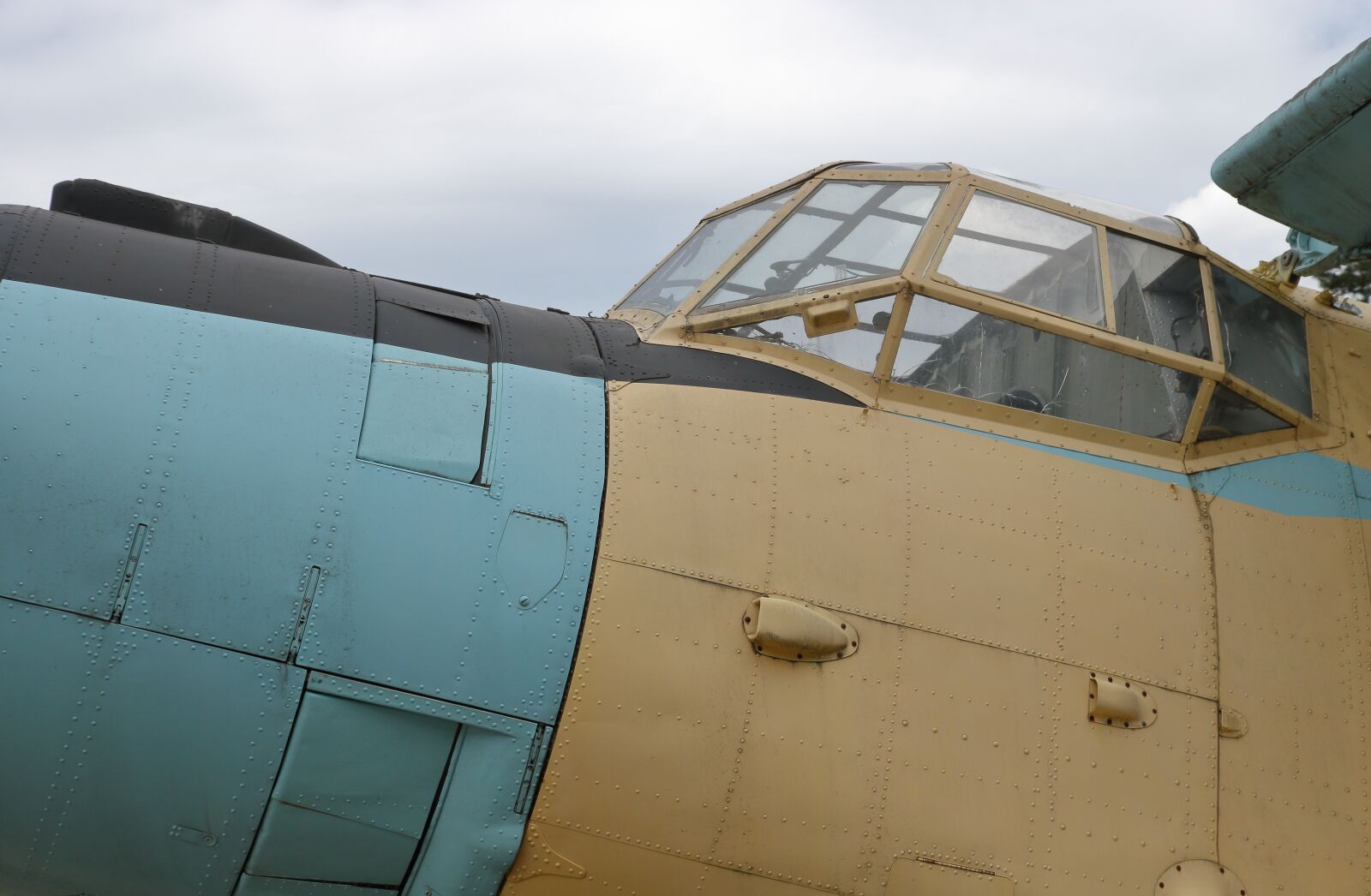 Canon EOS 750D (EOS Rebel T6i / EOS Kiss X8i) sample photo. Antonov, an-2, biplane photography