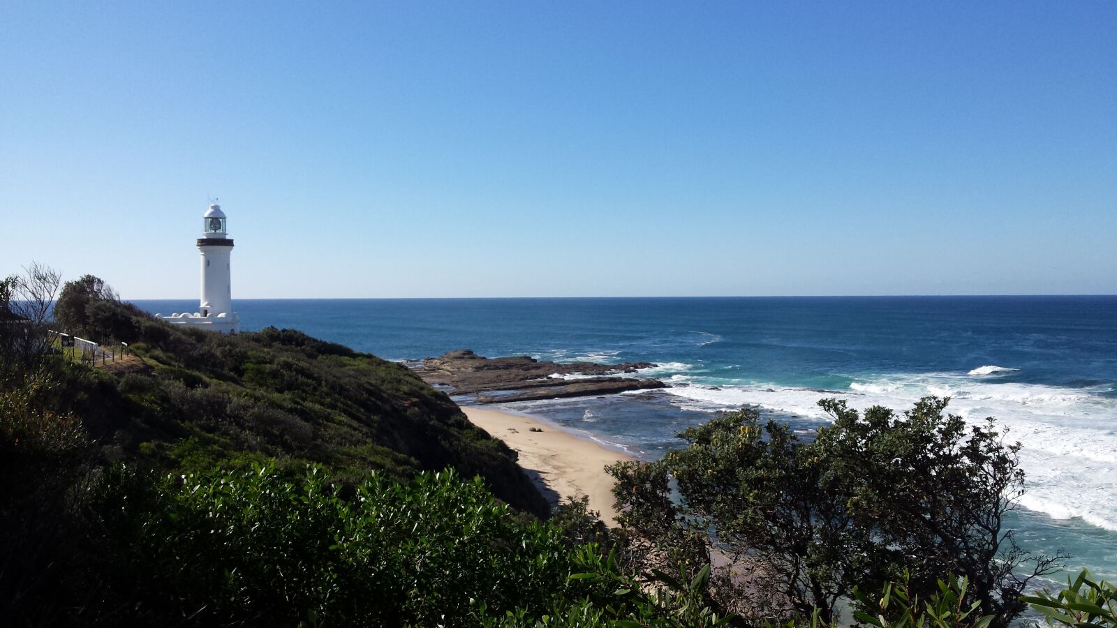 Samsung Galaxy S4 sample photo. Light house, ocean, coastline photography