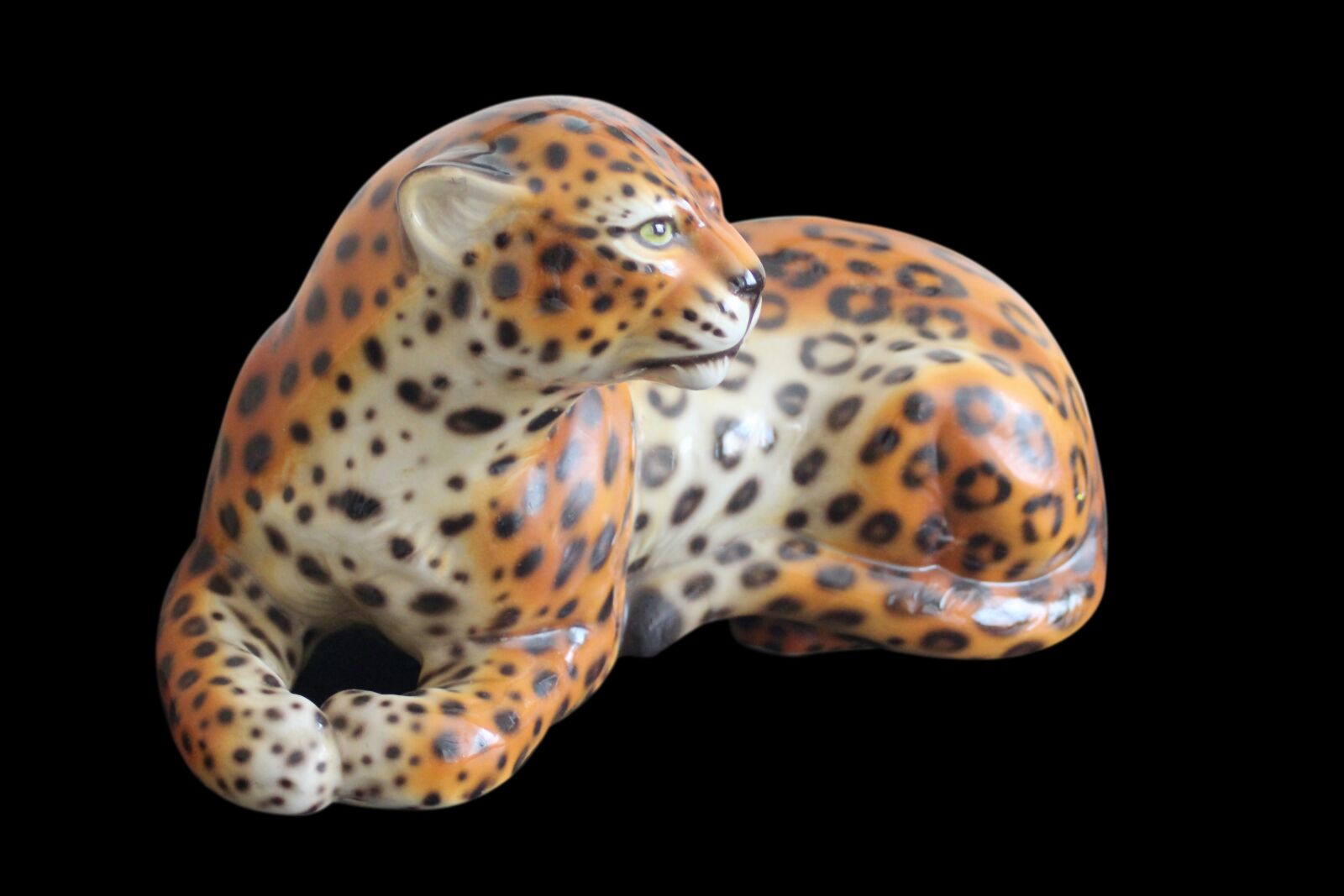Canon EOS 600D (Rebel EOS T3i / EOS Kiss X5) sample photo. Cheetah, porcelain, figure photography