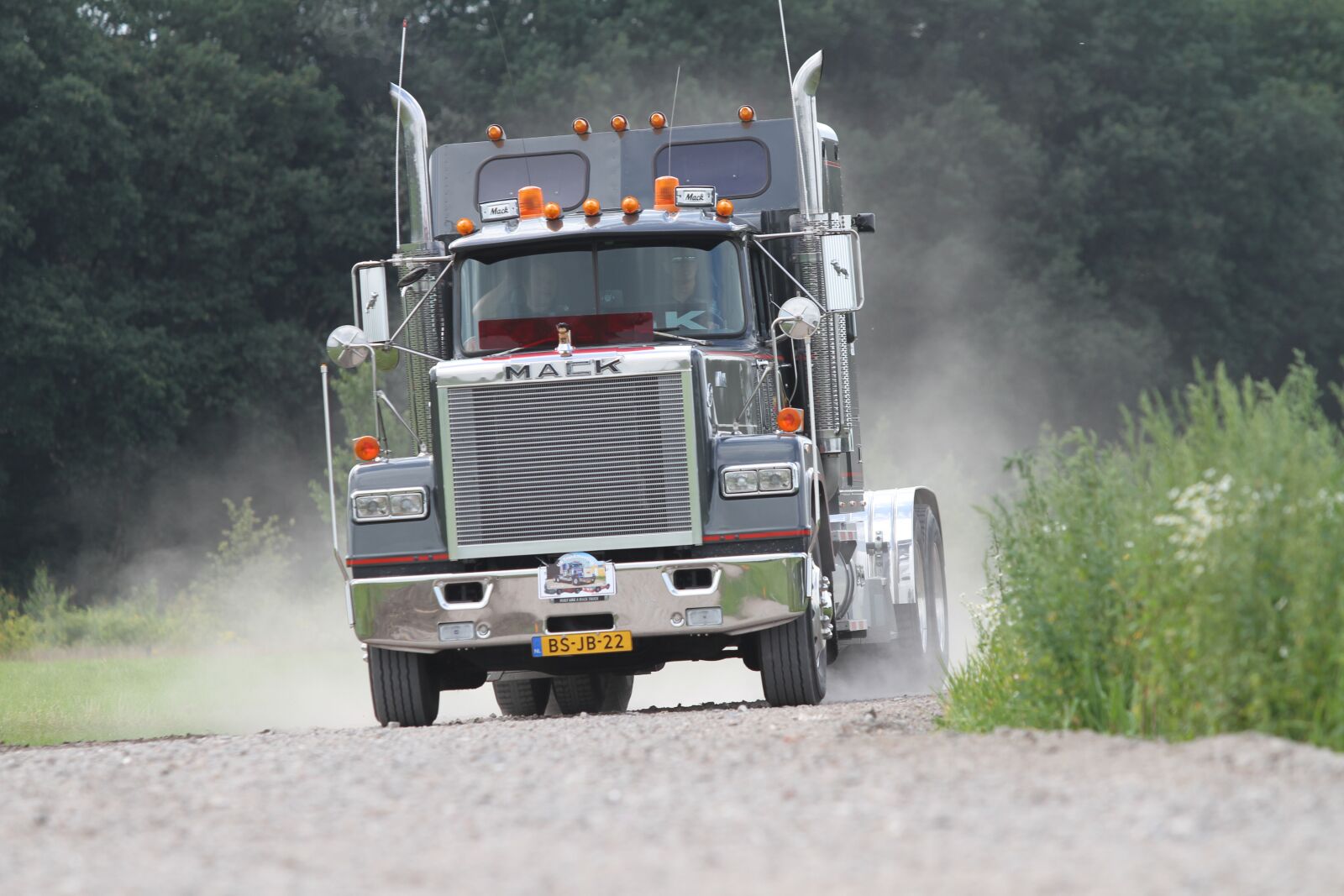 Canon EOS 7D sample photo. Showtruck, truck, transport photography