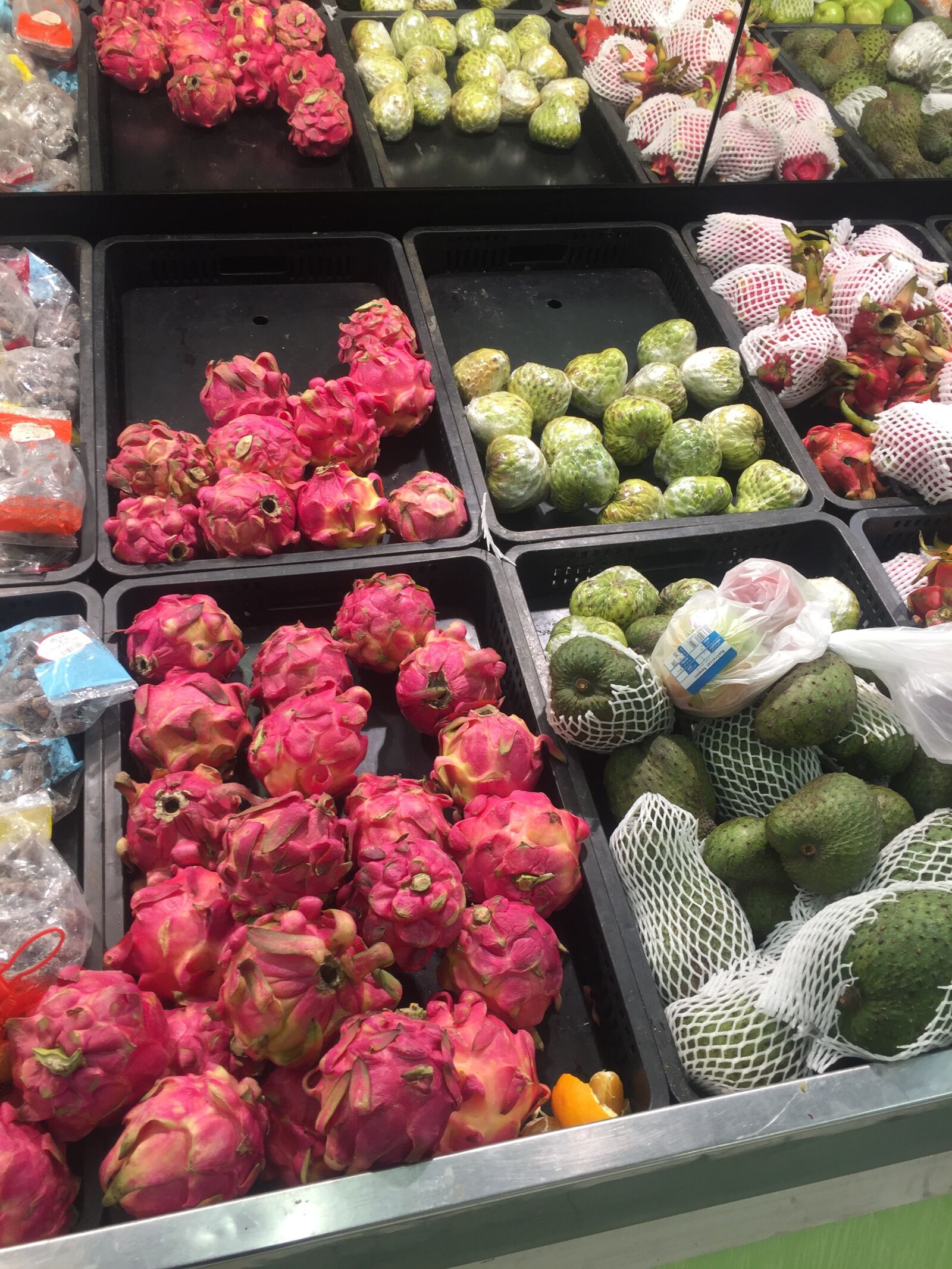 Apple iPhone 6 sample photo. Fruits, market, food photography