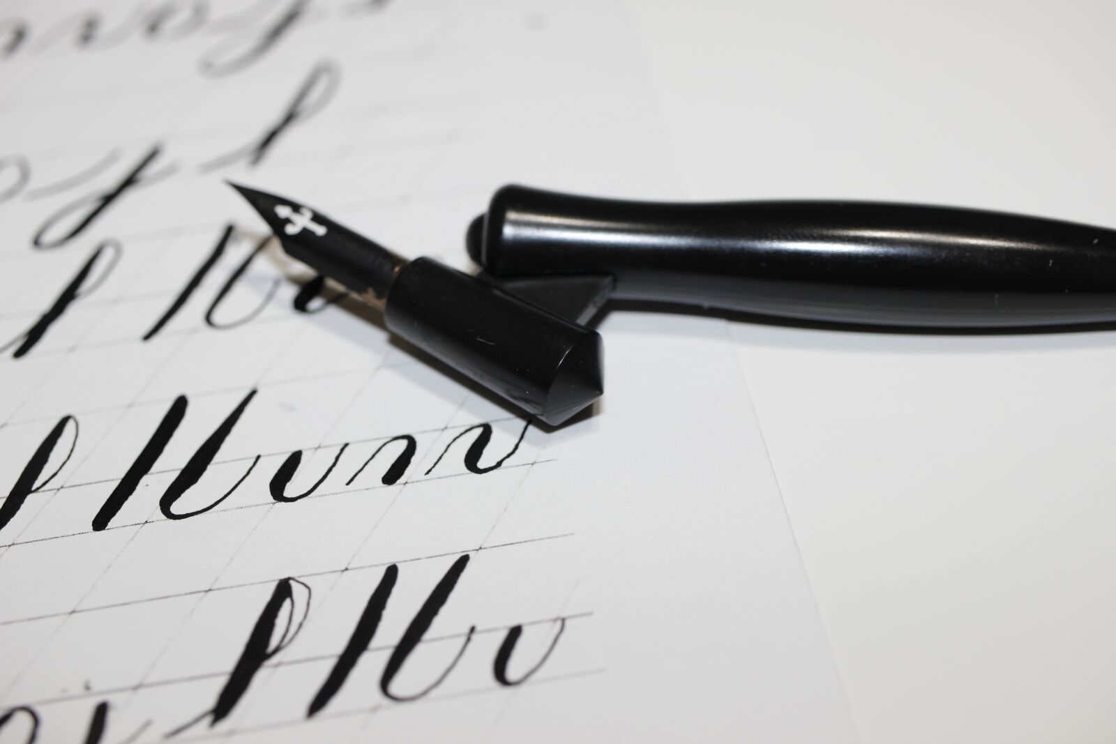 Canon EOS 550D (EOS Rebel T2i / EOS Kiss X4) sample photo. Calligraphy, lettering, handwritten photography