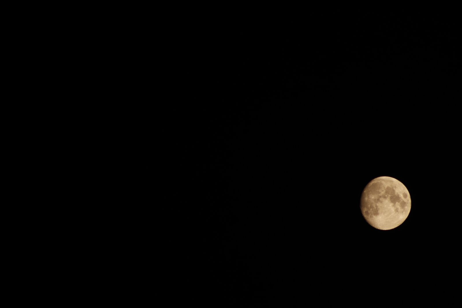 Canon EOS 200D (EOS Rebel SL2 / EOS Kiss X9) sample photo. Moon, star, space photography