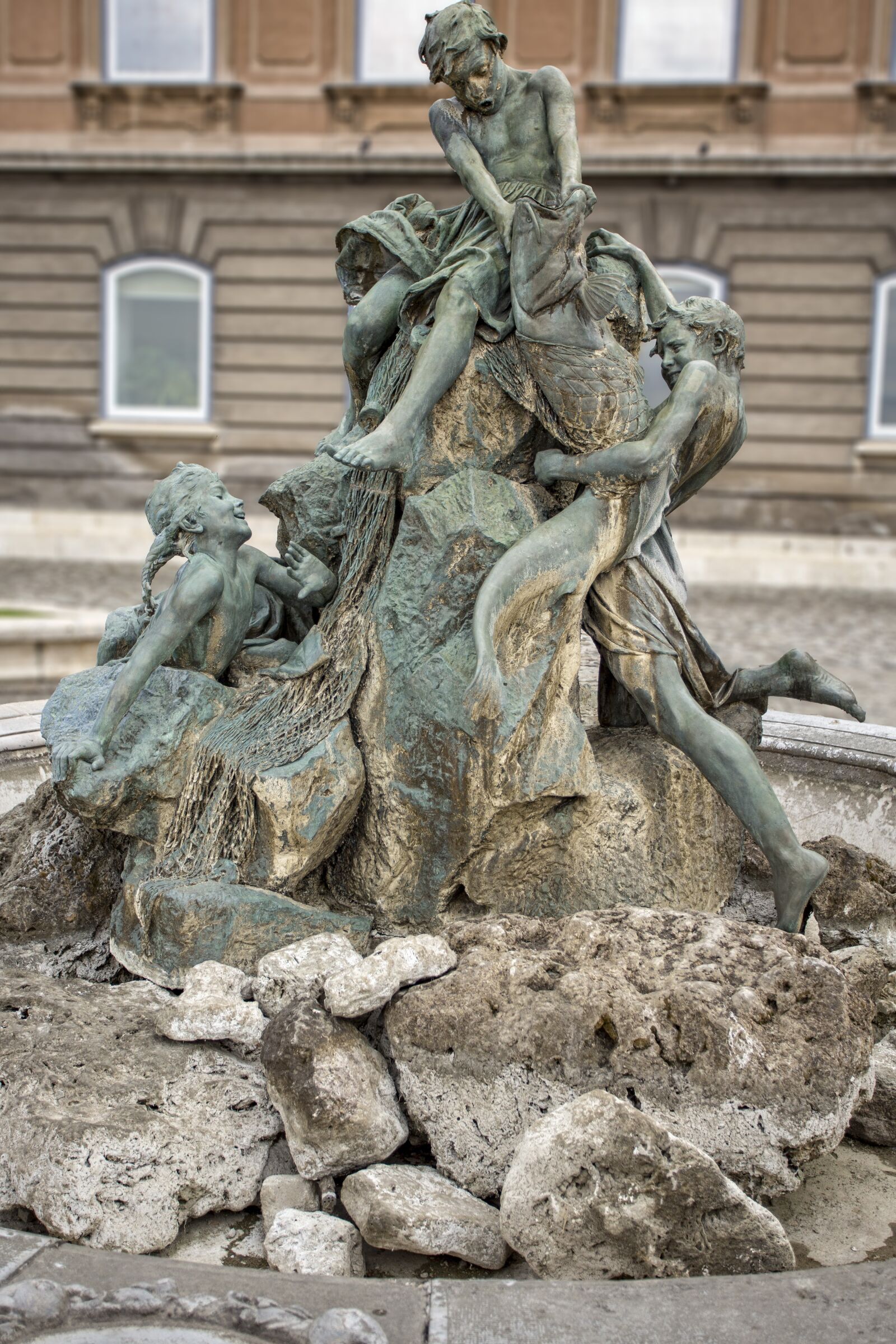 Canon EF 17-40mm F4L USM sample photo. Statue, sculpture, monument photography