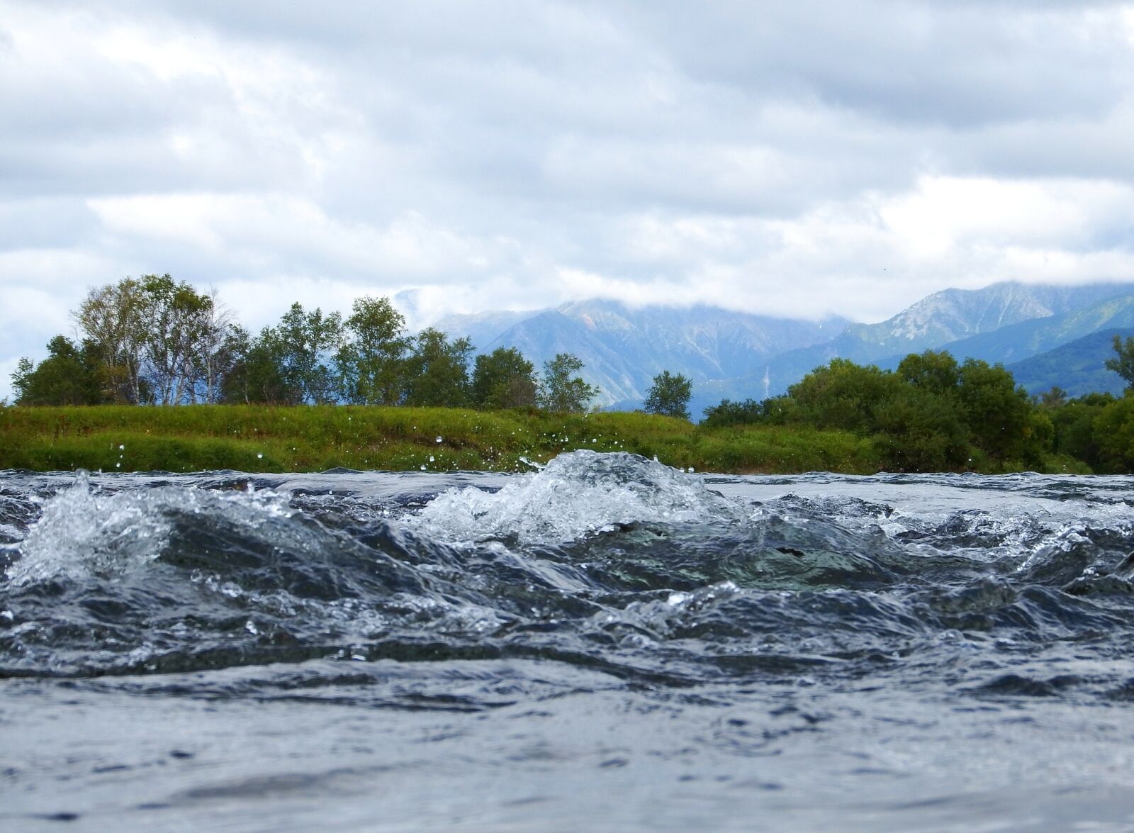 Fujifilm FinePix S1 sample photo. River, fishing, alloy photography