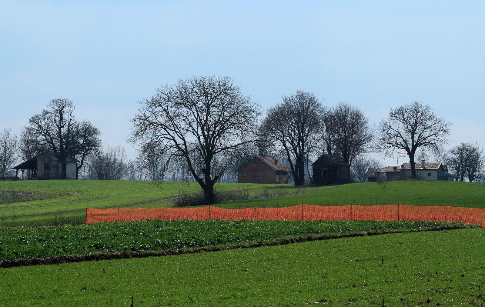 Canon EOS M10 + Canon EF-S 55-250mm F4-5.6 IS sample photo. Early spring, panoramic, field photography