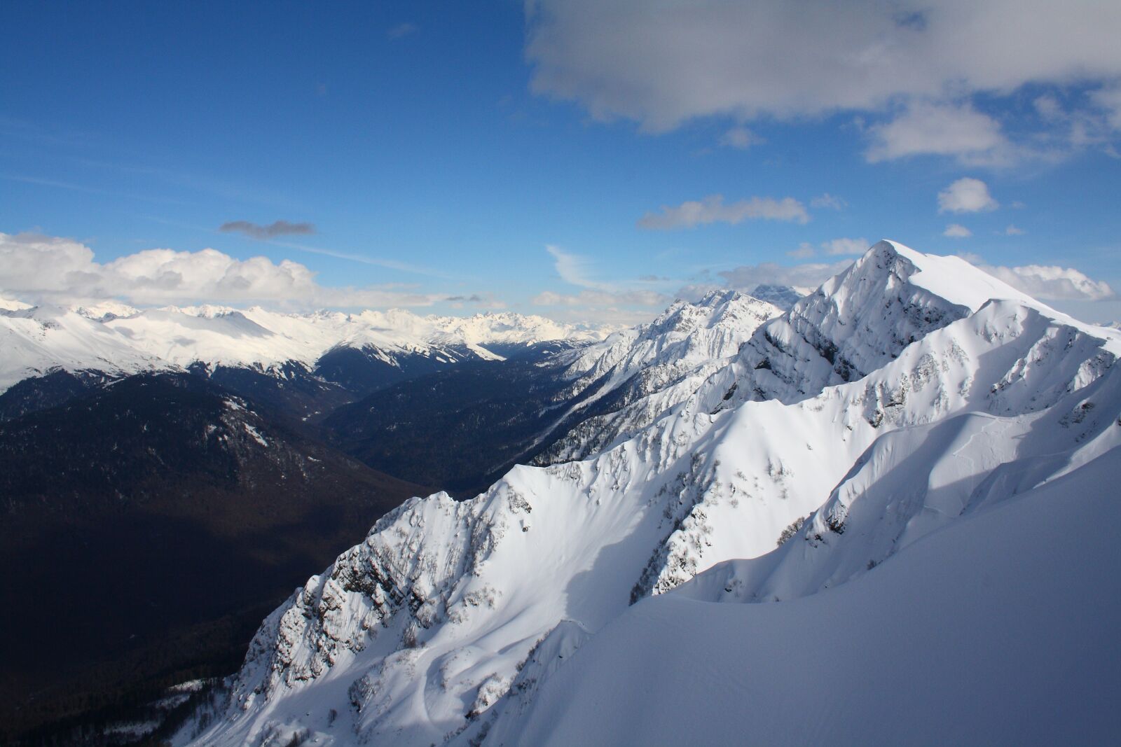 Canon EOS 1000D (EOS Digital Rebel XS / EOS Kiss F) sample photo. Mountains, snow, top photography
