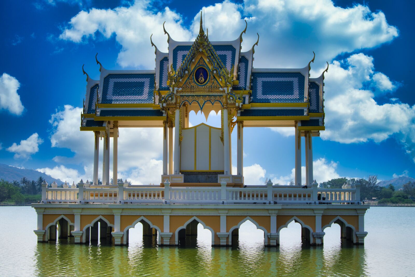 Canon EOS 750D (EOS Rebel T6i / EOS Kiss X8i) sample photo. River, asia, cloud photography