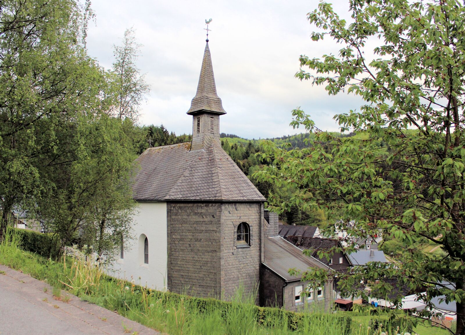 Canon EOS 600D (Rebel EOS T3i / EOS Kiss X5) sample photo. Bottrop germany, church, kirchlein photography