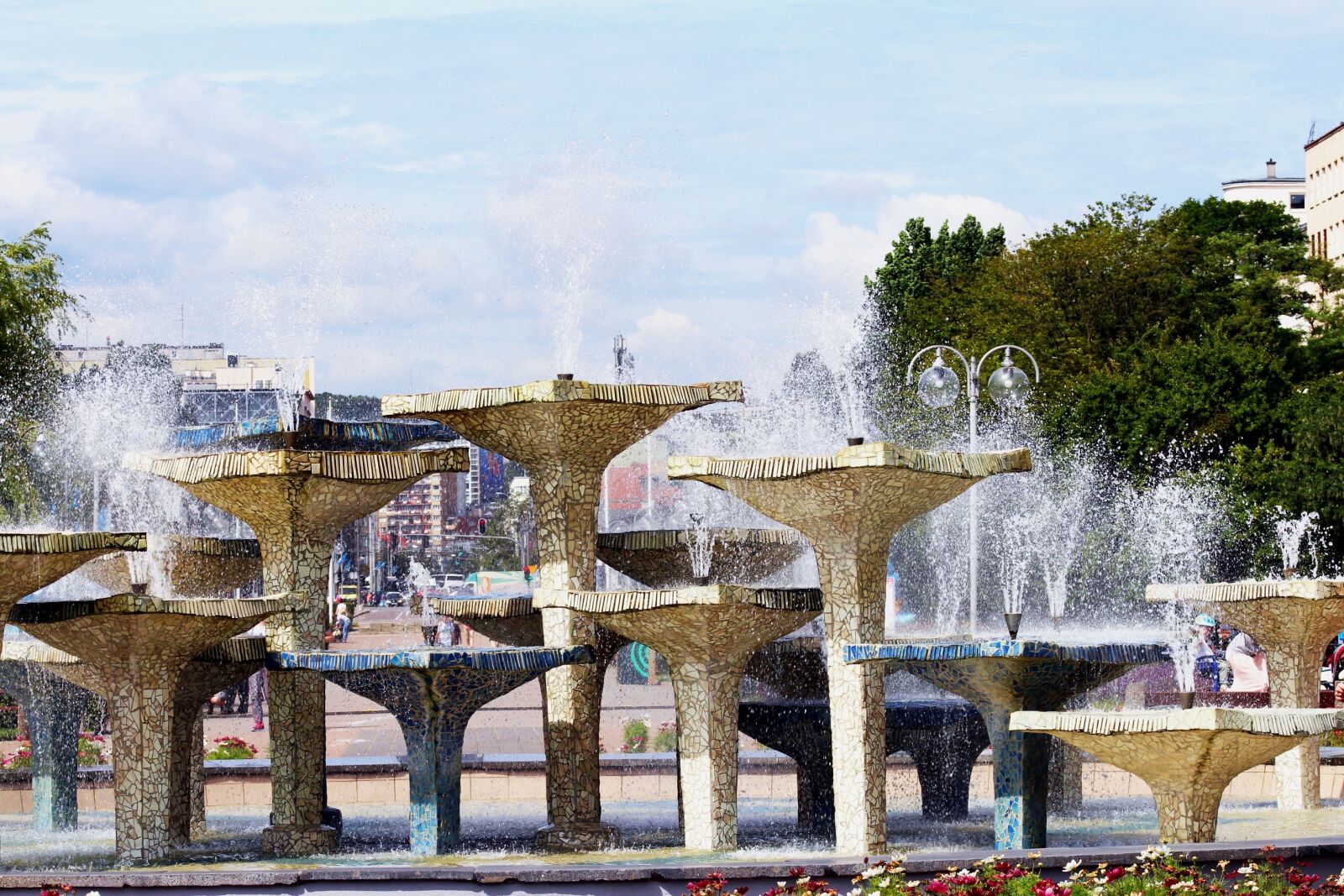 Canon EF 75-300mm f/4-5.6 USM sample photo. Fountain, gdynia, kosciuszko square photography