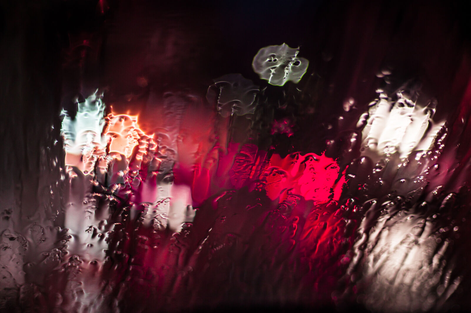 Canon EOS 5D Mark II sample photo. Glass, rain, red photography