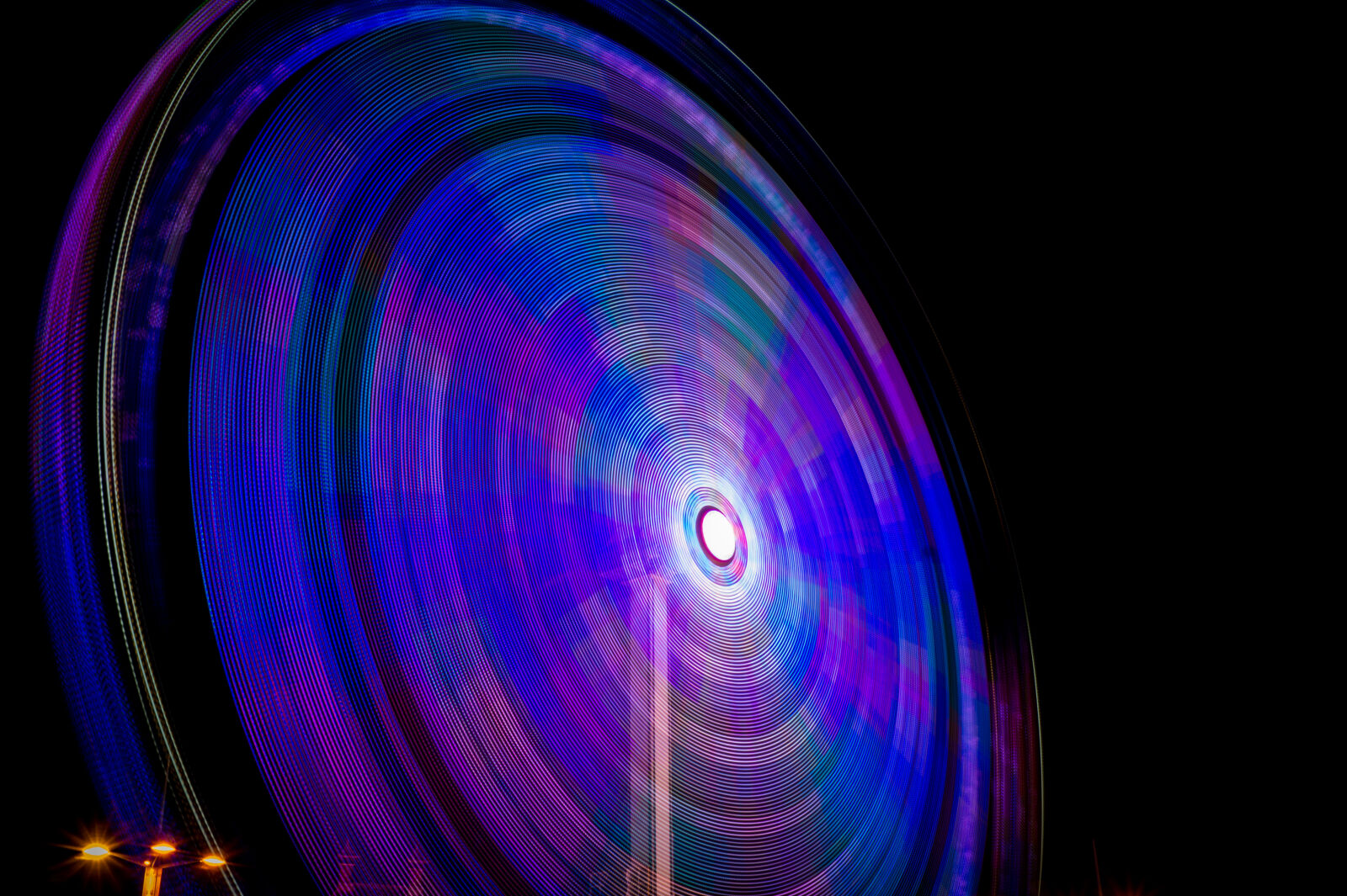 Sony DT 18-55mm F3.5-5.6 SAM II sample photo. Long, exposure, amusement, park photography