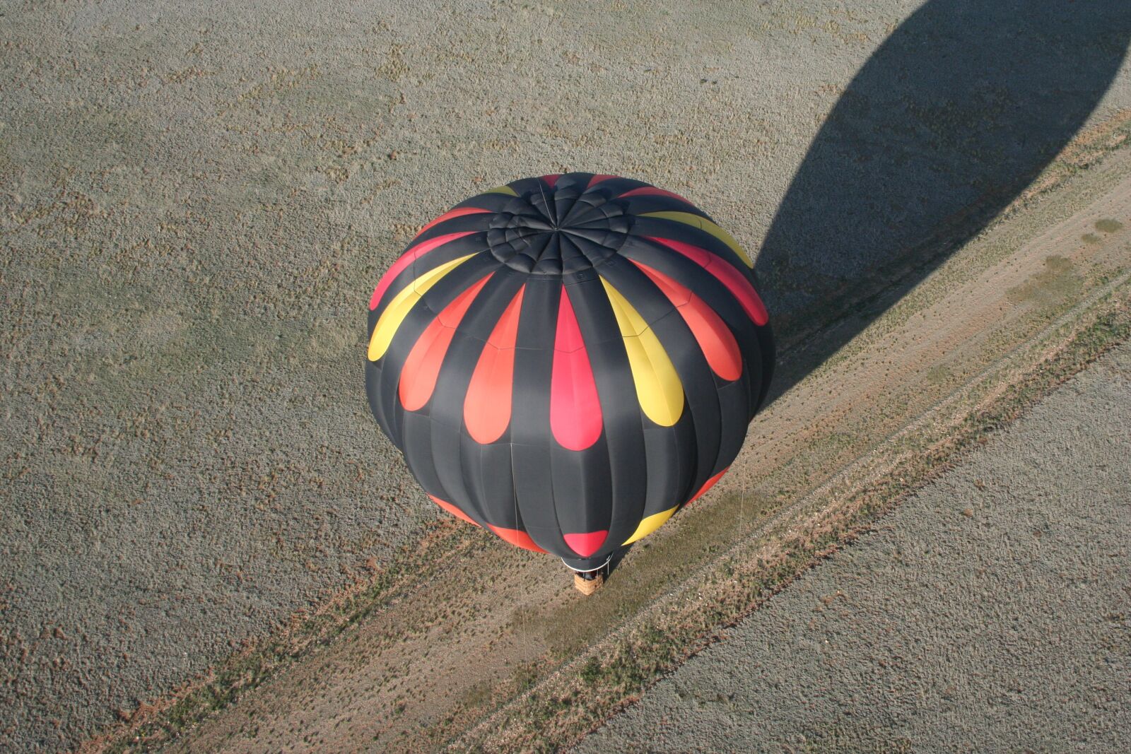 Canon EOS 350D (EOS Digital Rebel XT / EOS Kiss Digital N) sample photo. Aviation, flying, balloon photography