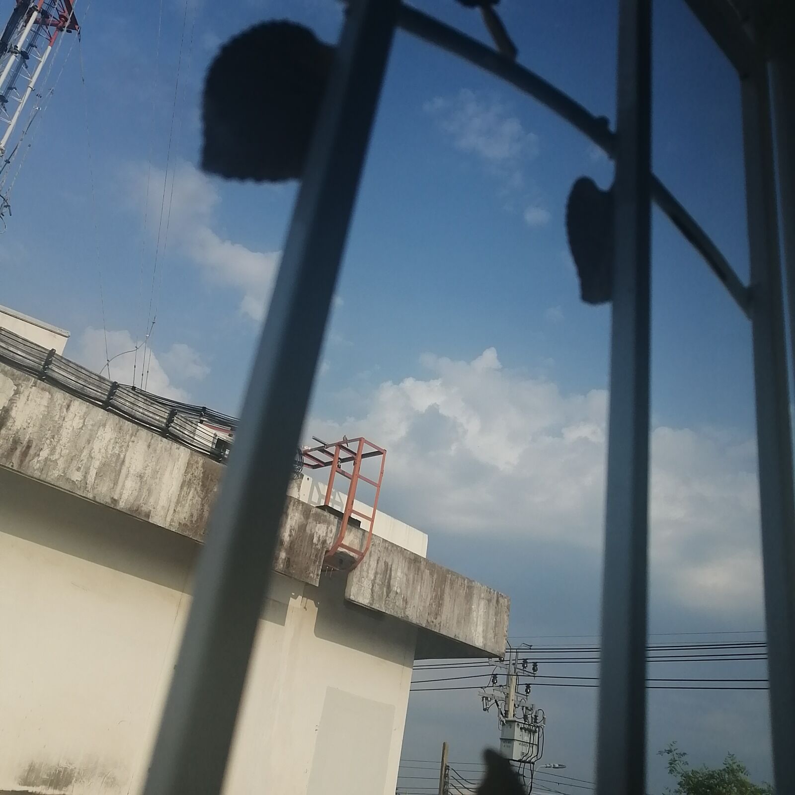 HUAWEI P30 LITE sample photo. Sky, window, cloud photography