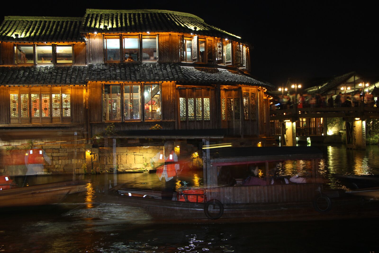 Canon EOS 600D (Rebel EOS T3i / EOS Kiss X5) sample photo. Boat, black awning boat photography