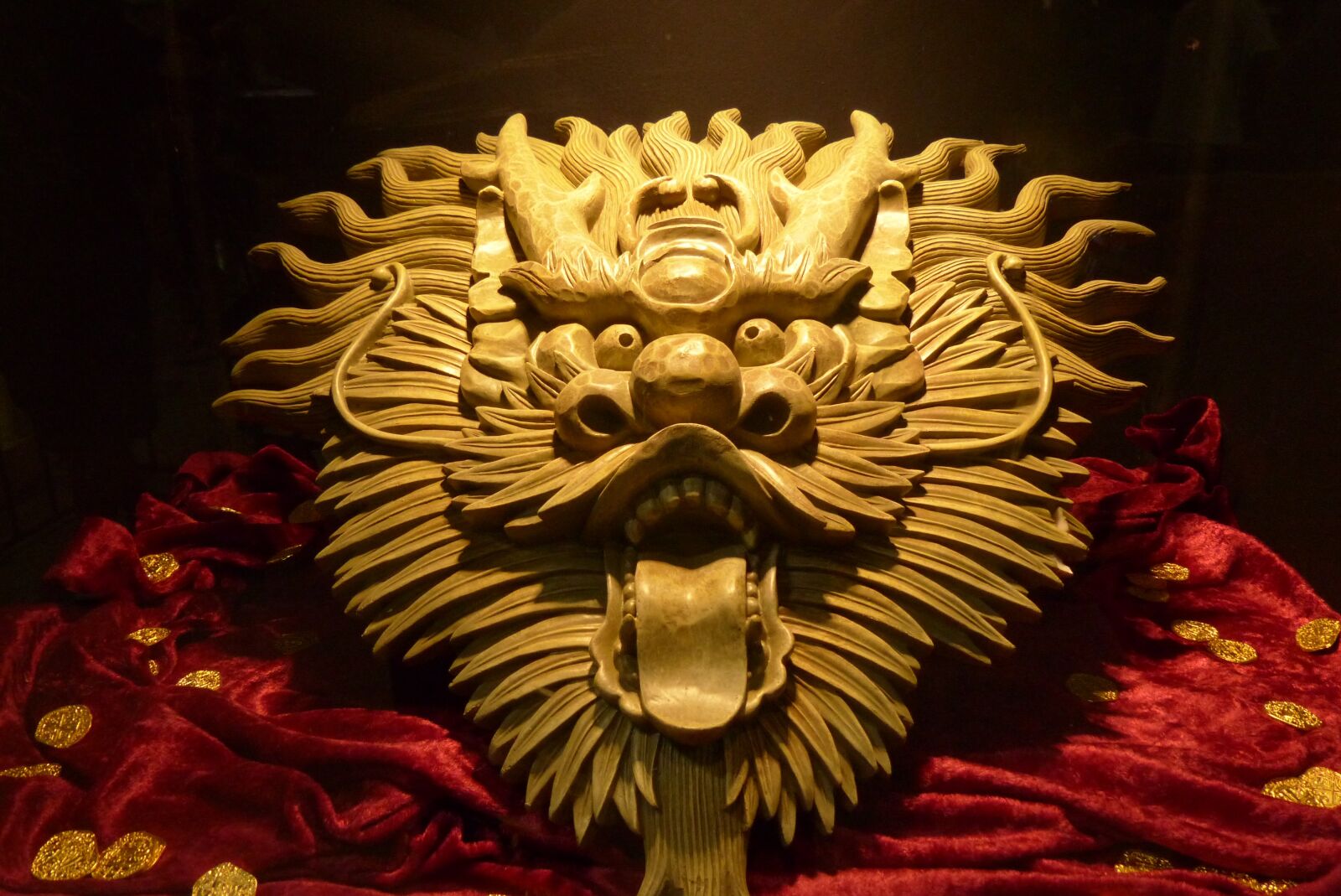 Panasonic Lumix DMC-FZ200 sample photo. Mask, ghoul, fierce photography