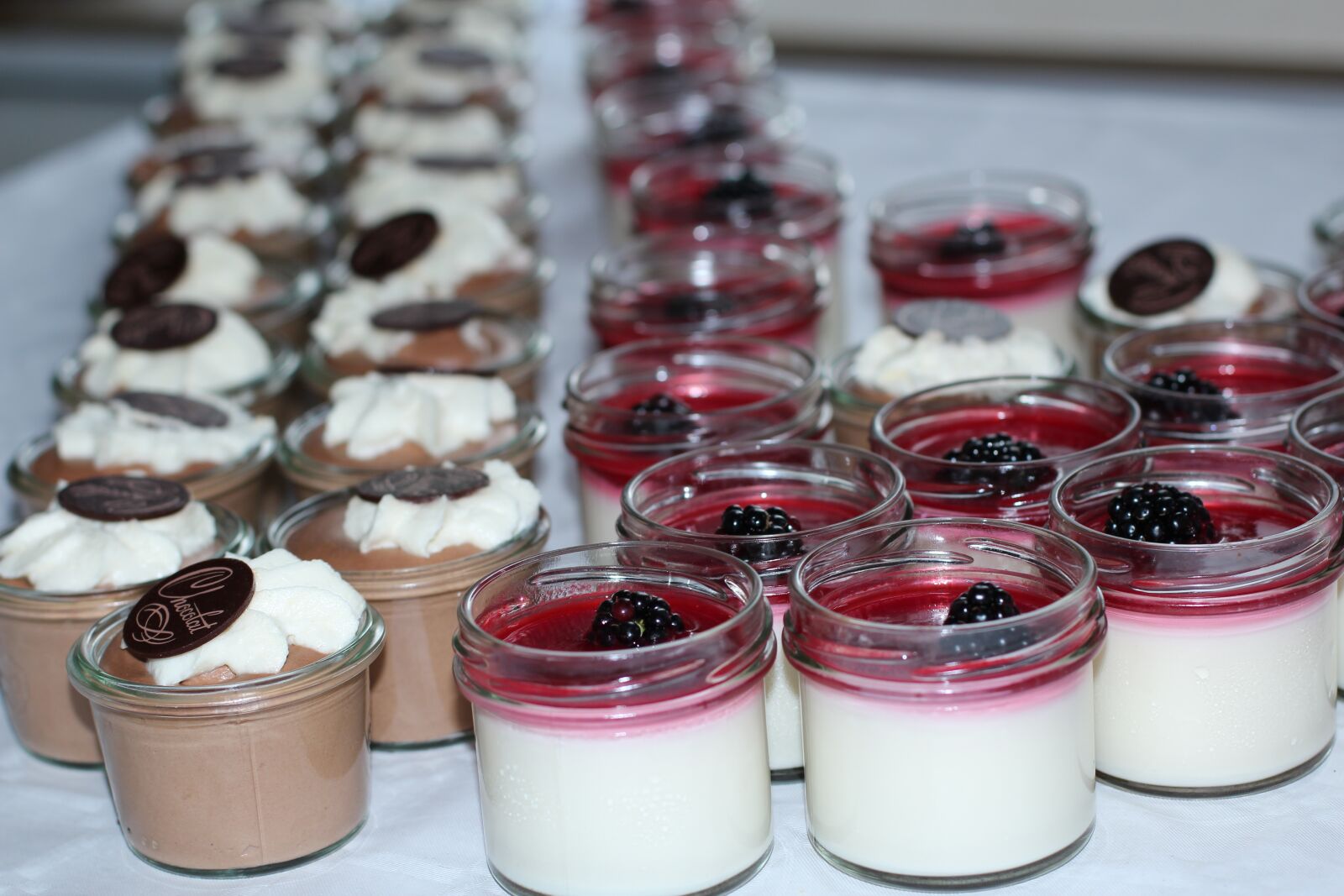 Canon EOS 600D (Rebel EOS T3i / EOS Kiss X5) + Canon EF 50mm F1.4 USM sample photo. Dessert, sweet food, sweet photography