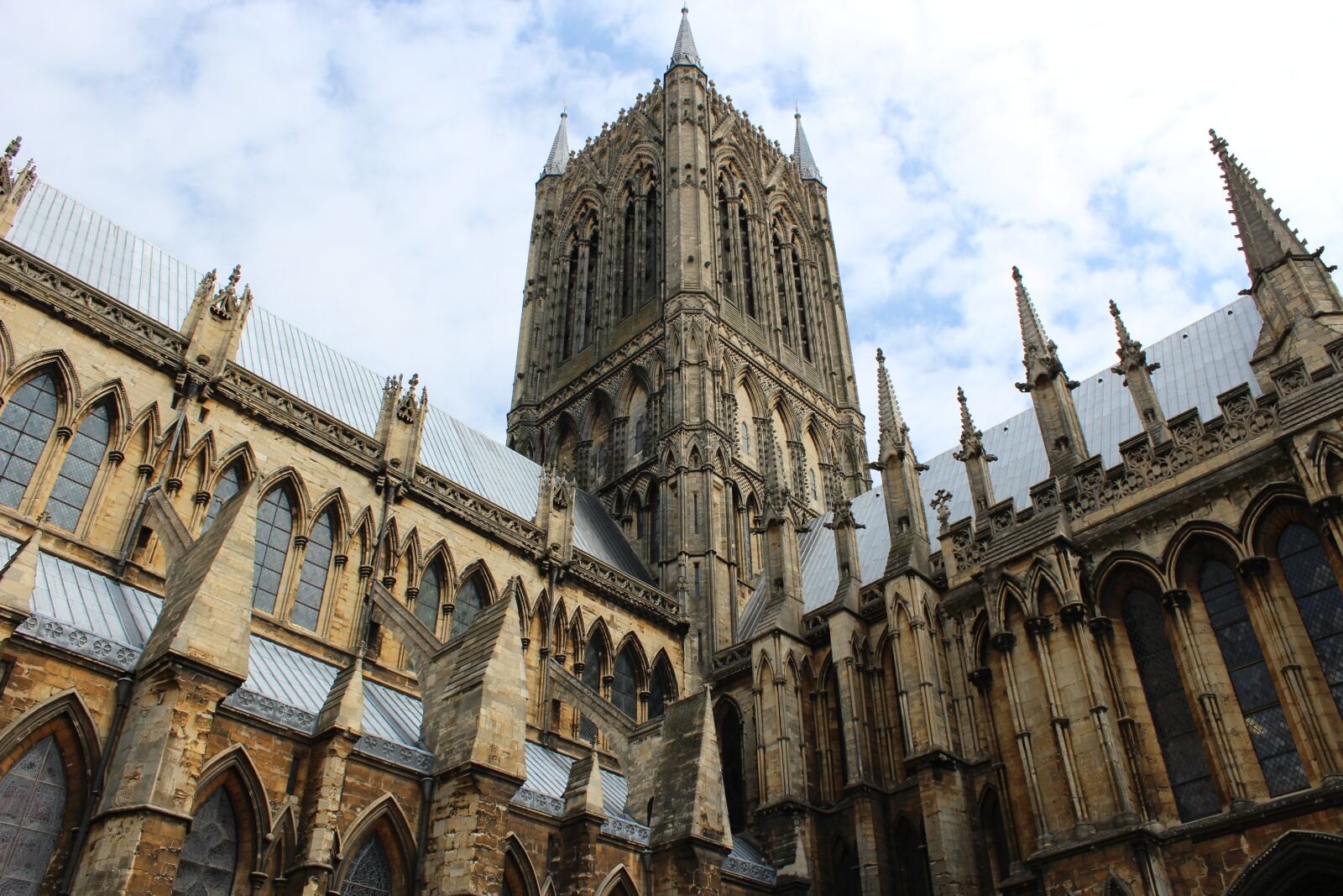 Canon EOS 100D (EOS Rebel SL1 / EOS Kiss X7) sample photo. Cathedral, gothic, tower photography