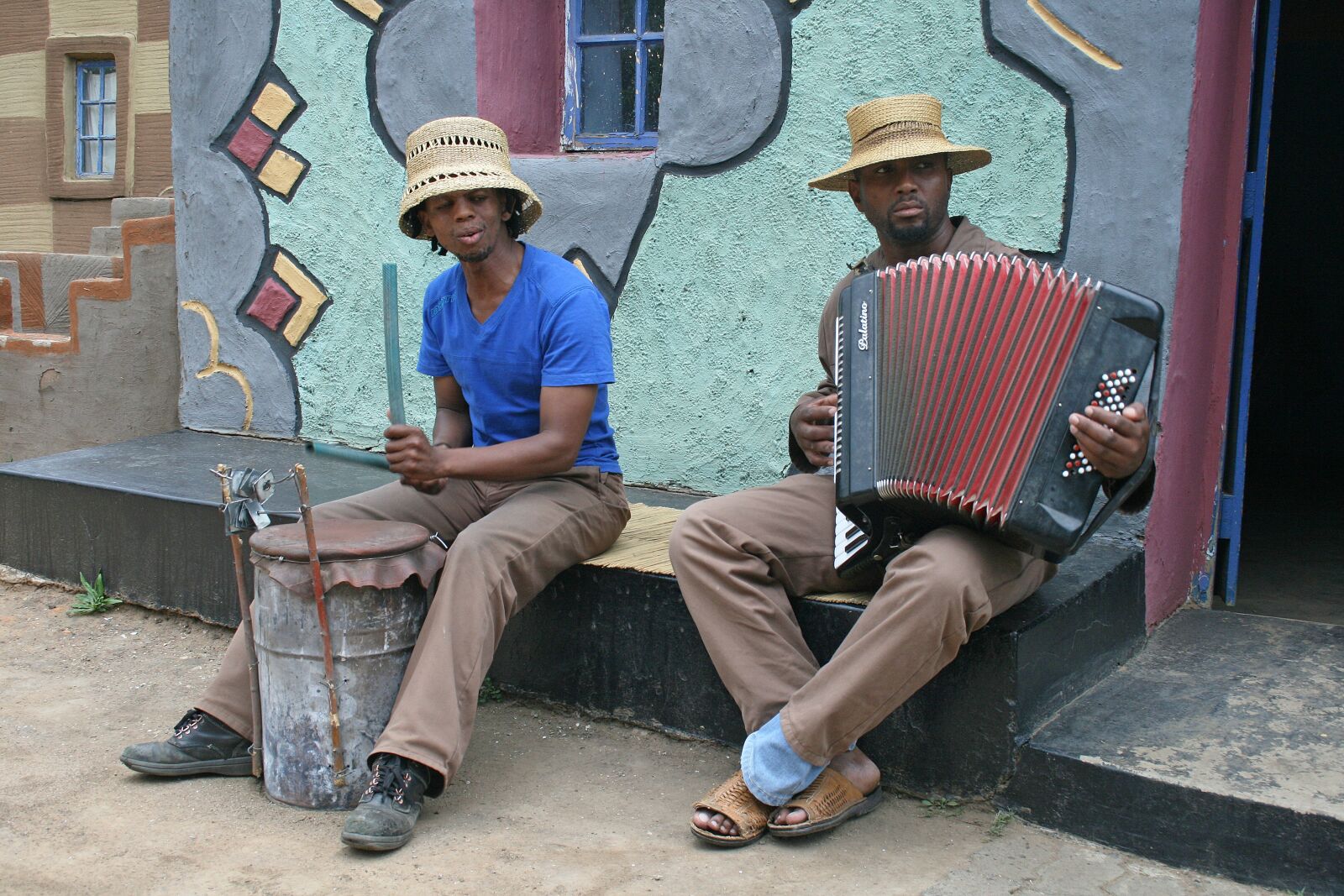 Canon EOS 400D (EOS Digital Rebel XTi / EOS Kiss Digital X) sample photo. Basotho musicians, basotho, men photography