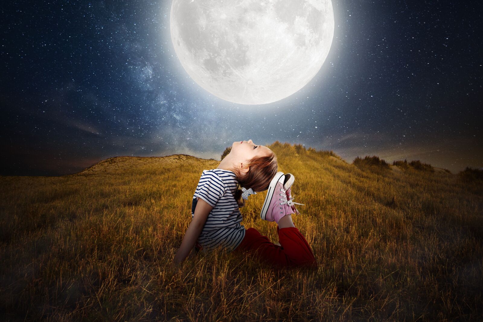 Canon EF 50mm F1.4 USM sample photo. Moon, girl, night photography