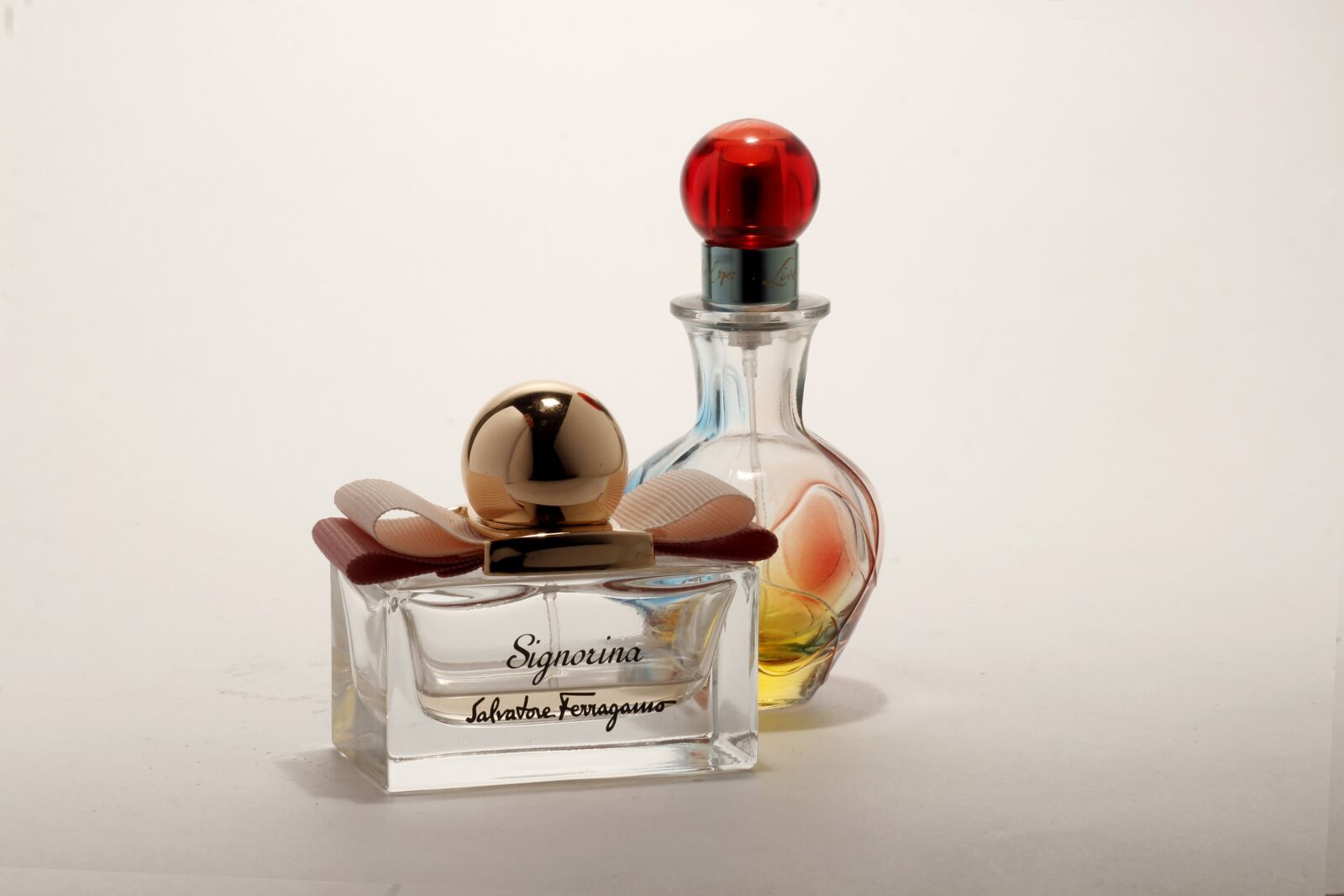 Canon EOS 600D (Rebel EOS T3i / EOS Kiss X5) sample photo. Perfume, still life, white photography