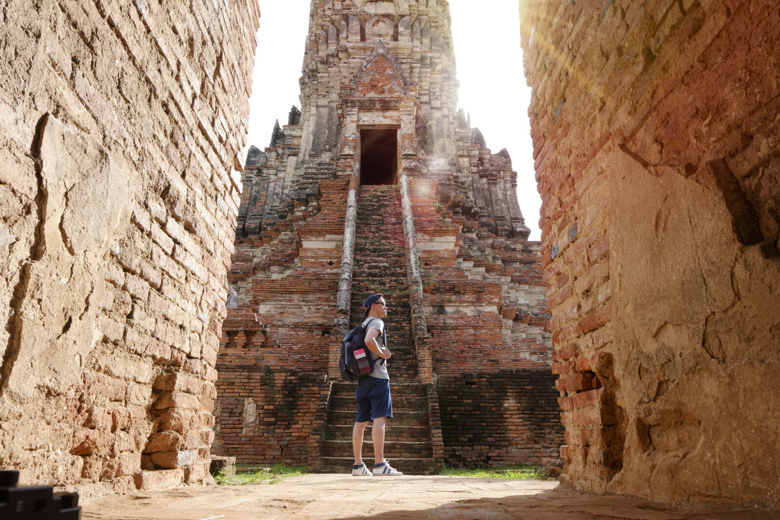 Fujifilm X-A2 + Fujifilm XC 16-50mm F3.5-5.6 OIS II sample photo. Attraction, backpack, bricks, brickwalls photography