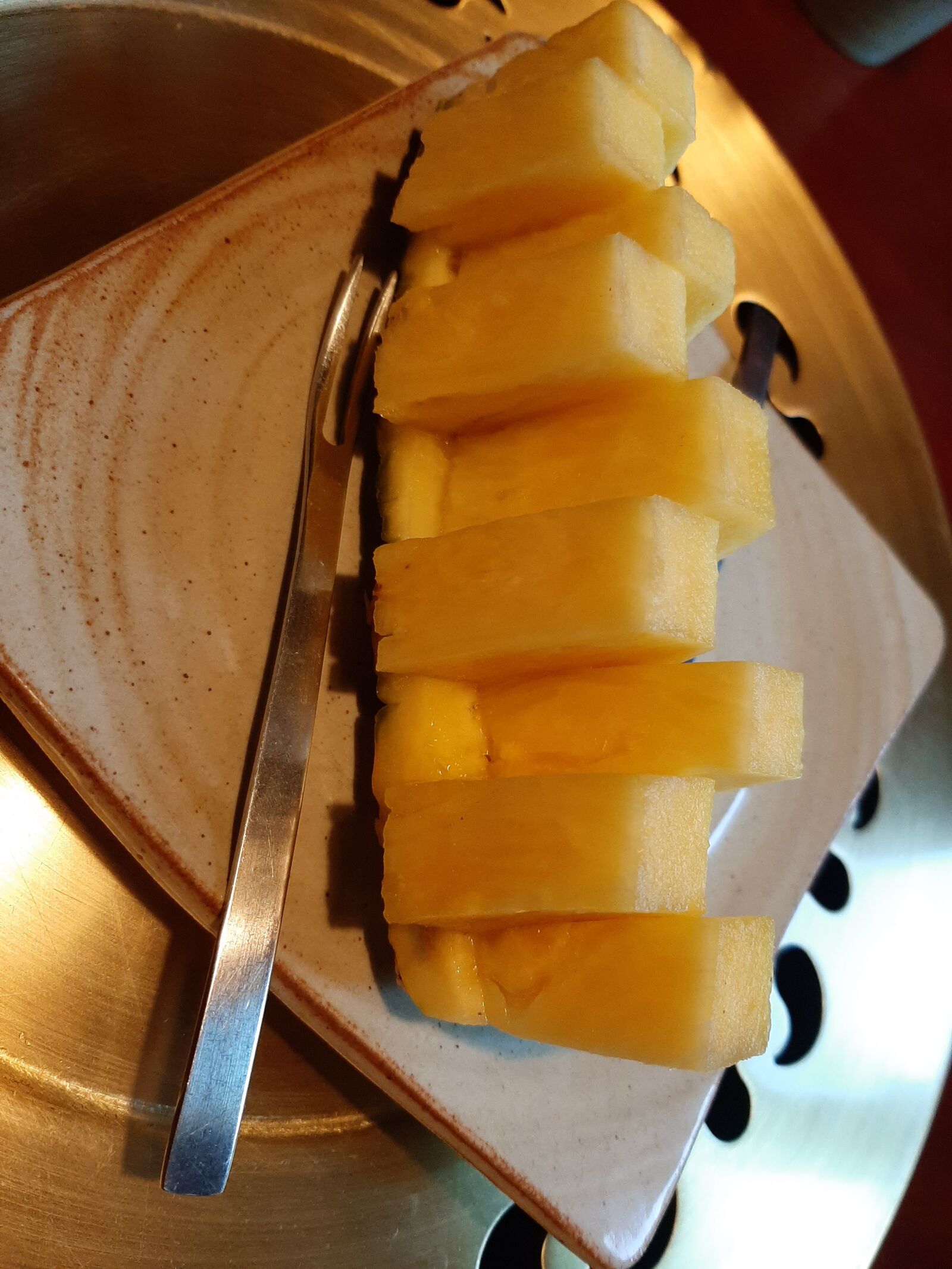 Samsung Galaxy A50 sample photo. Pineapple, chopped, plating photography