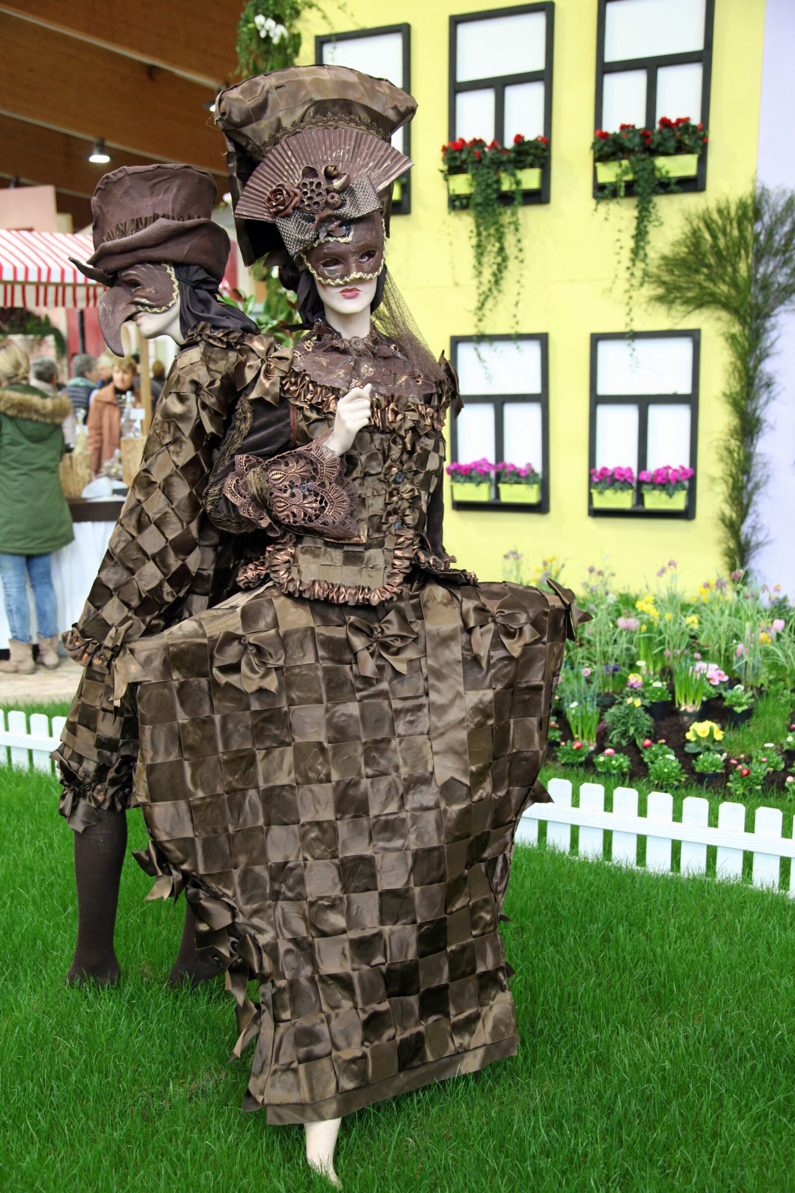 Canon EOS 5D Mark II sample photo. Costume, mask, venice photography