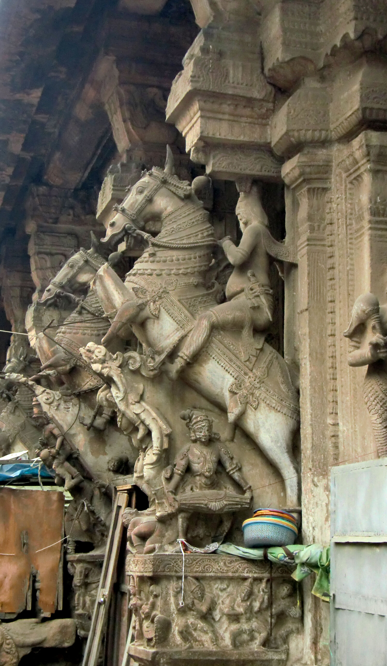 CASIO EX-Z2000 sample photo. Indian, temple, statue photography