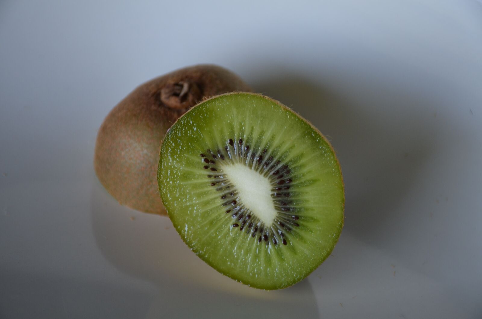 Nikon D7000 sample photo. Kiwi, fruit, fresh photography