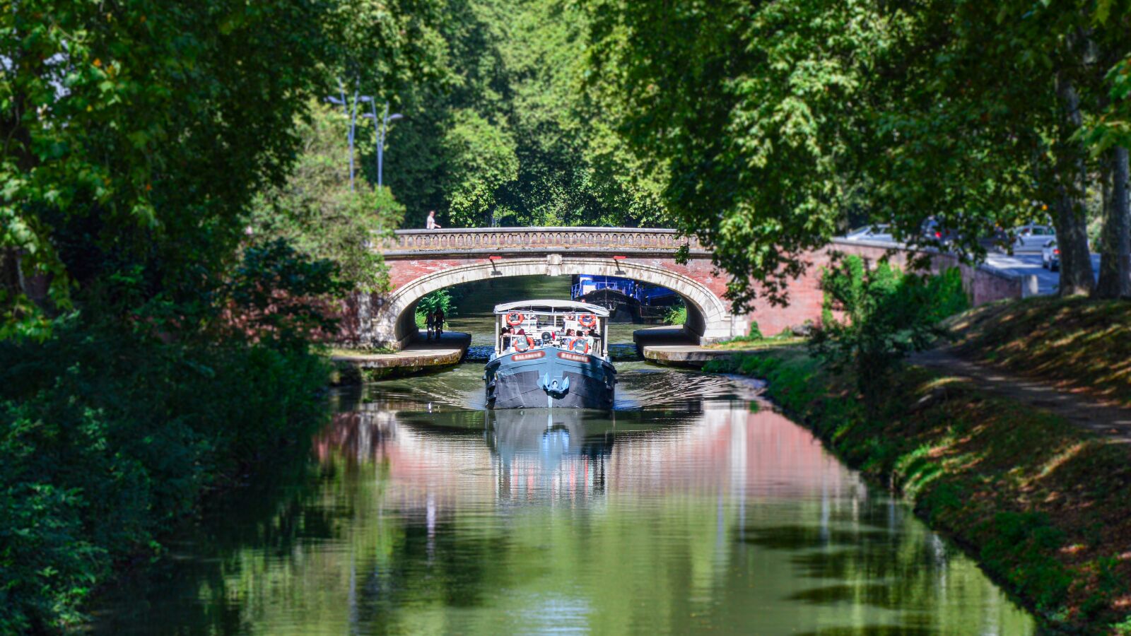 Nikon D3200 sample photo. Boat, bridge, channel photography