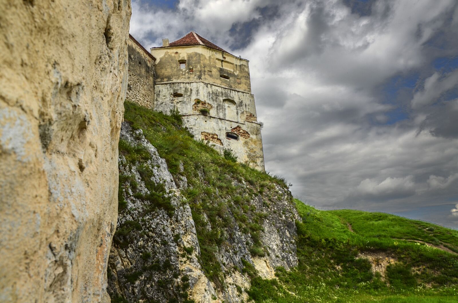 Nikon D7000 sample photo. Citadel, clouds, stronghold photography