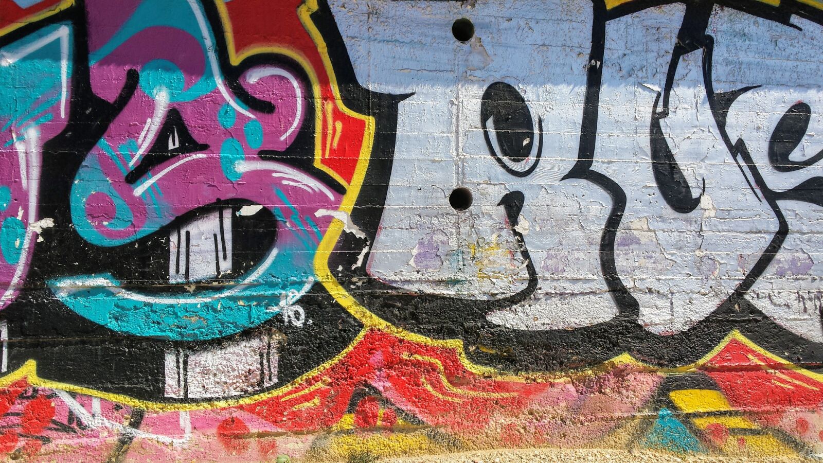 Samsung Galaxy S4 sample photo. Graffiti, wall, color photography