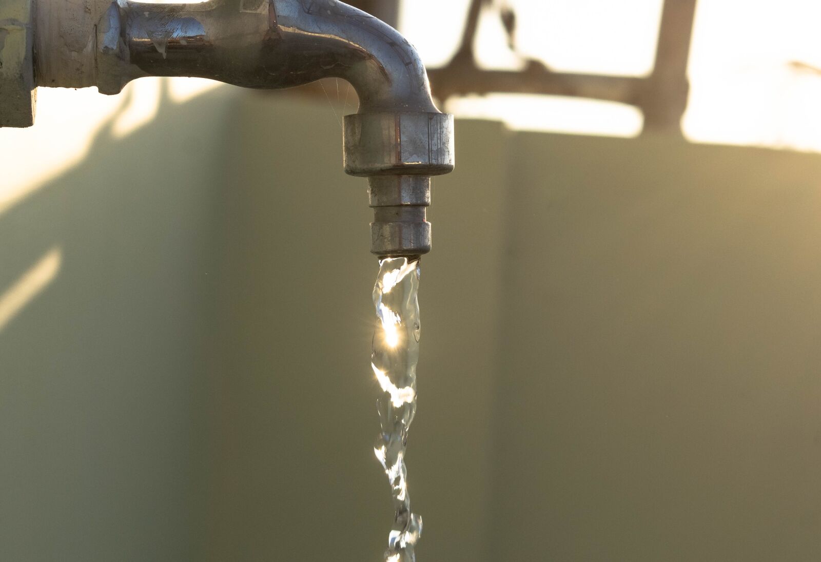 Nikon D3300 sample photo. Water, tap, bathroom photography