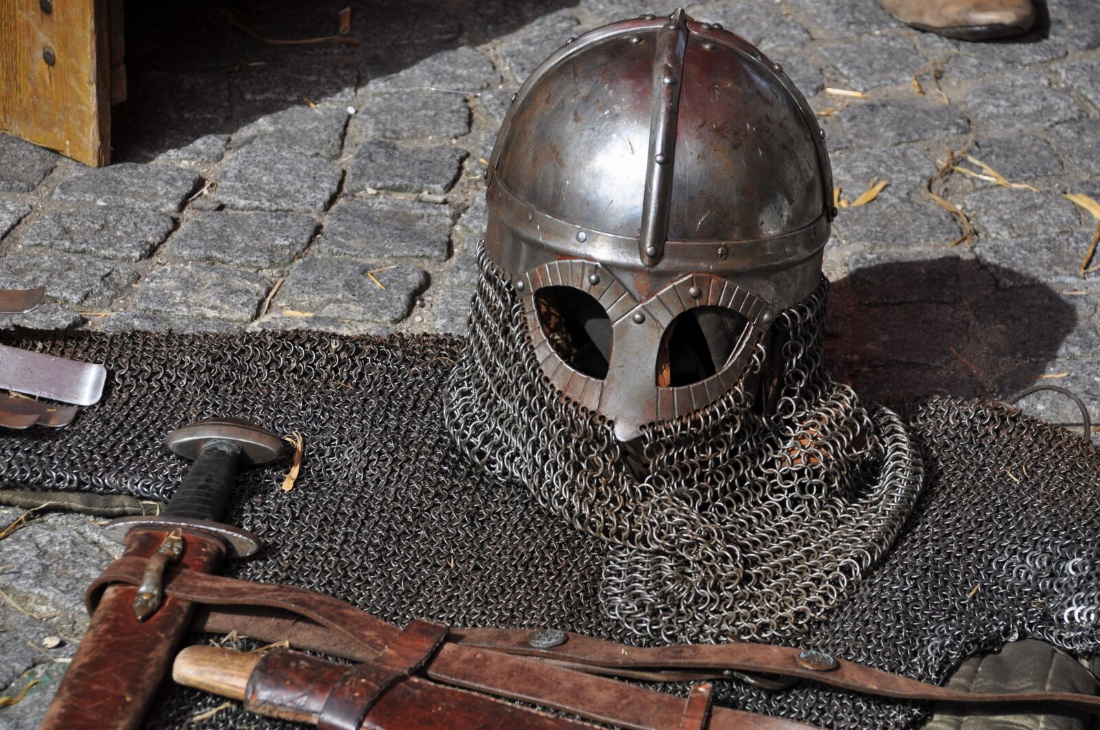Nikon D90 sample photo. Knight, armor, helmet photography