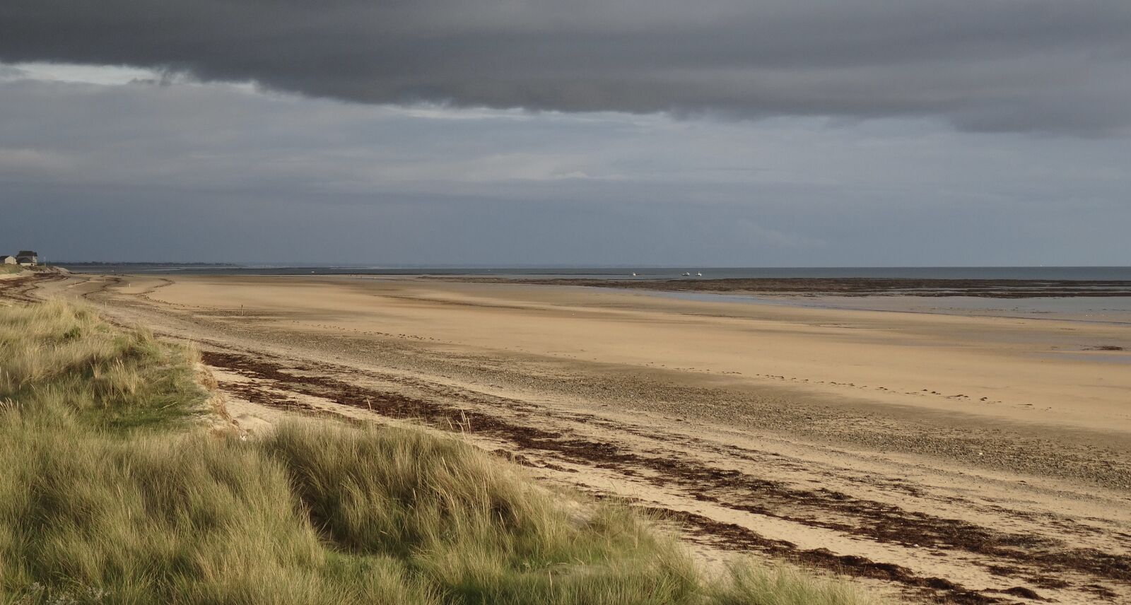 Sony DSC-HX50 sample photo. Beach, stormy sky, nature photography