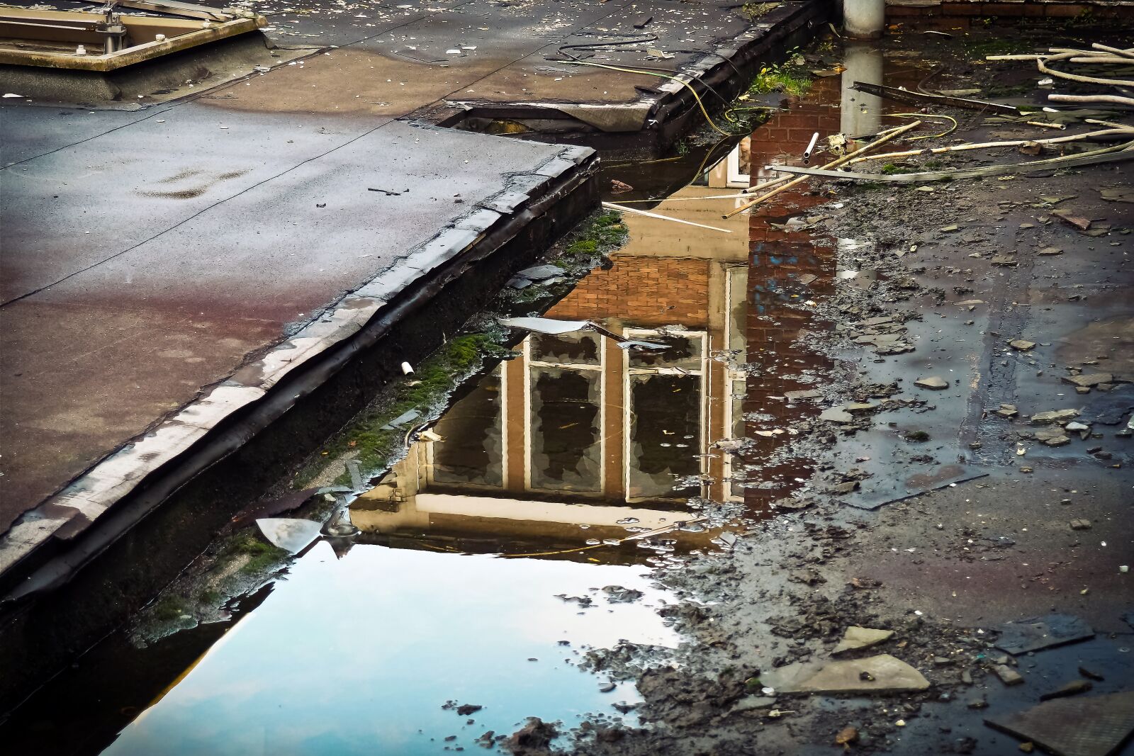 Olympus OM-D E-M10 sample photo. Lost places, factory, old photography